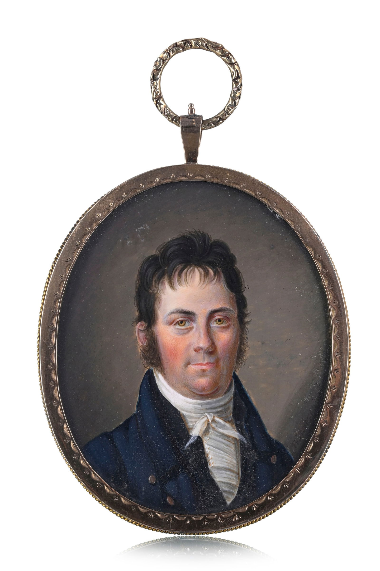 Liepmann Fränckel, (1772-1857), Gentilhomme au redingote bleu, portrait en miniature, gouache e: Liepmann Fränckel, (1772-1857), Gentilhomme au redingote bleu, portrait en miniature, gouache et aquarelle sur ivoire, signé, monté dans un cadre pendentif en or (bas titre), 7,5x6 cm