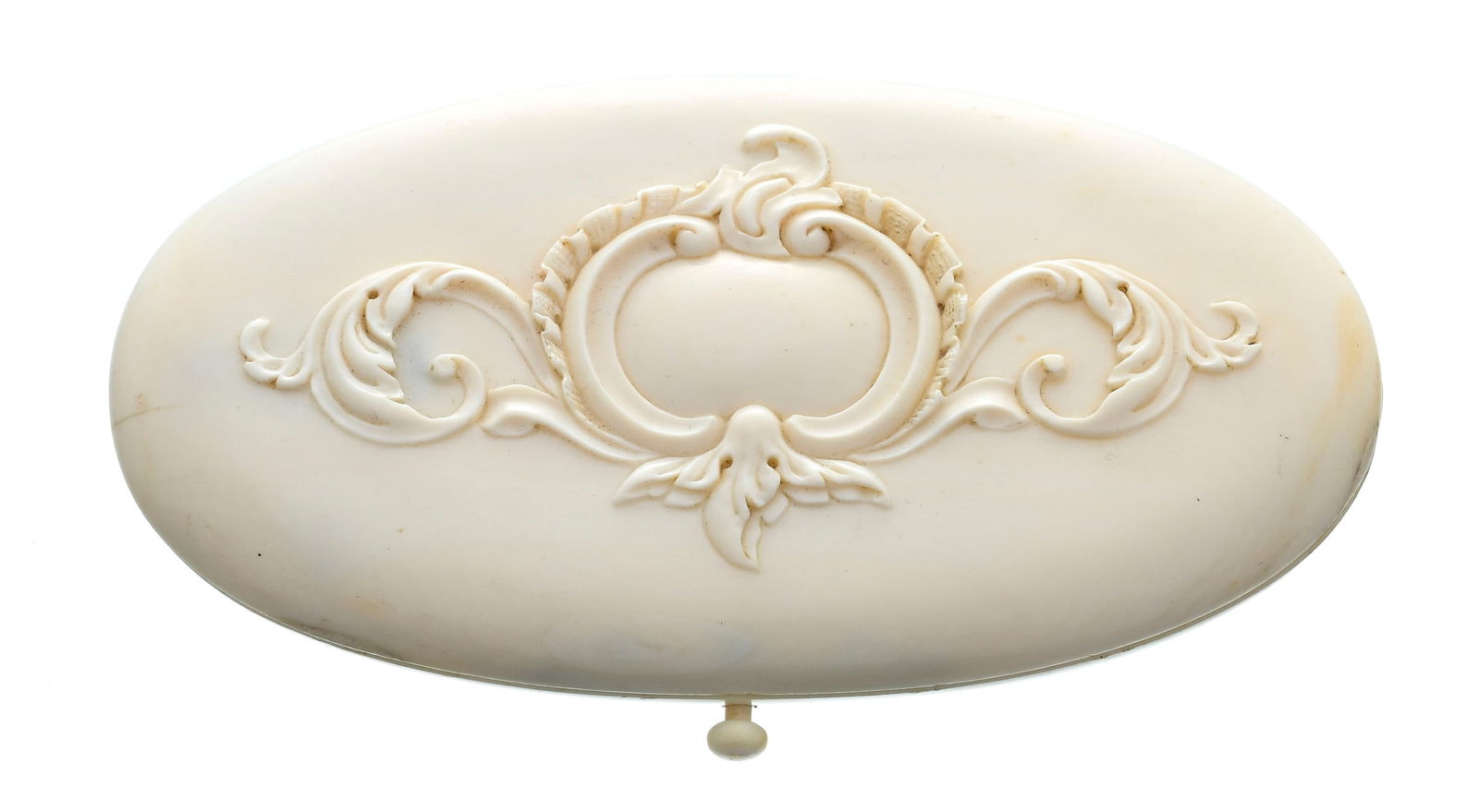 Nécessaire à coudre, France XIXe s., comprenant un dé à coudre, un étui  - 3