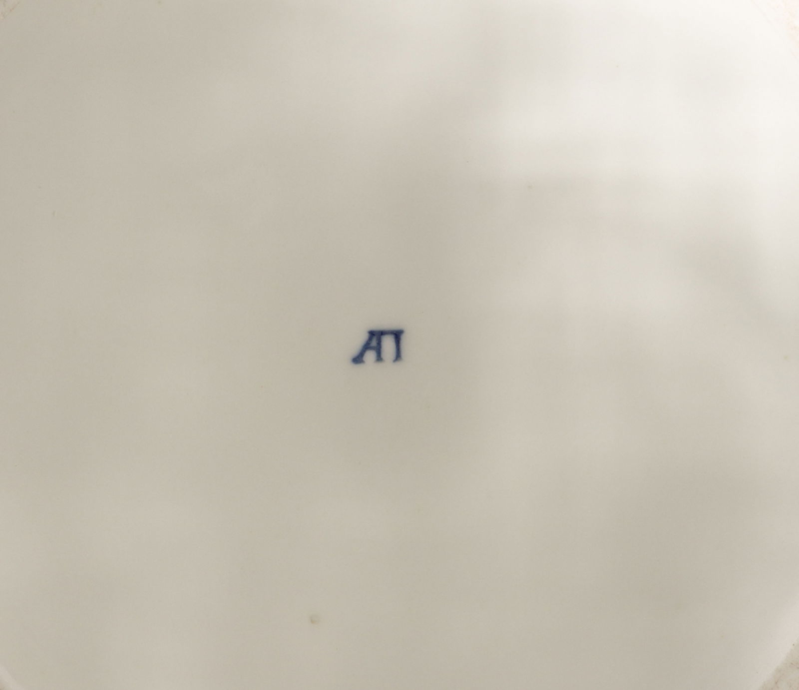 Cache-pot en porcelaine de la manufacture Popov, Russie, milieu du XIXe s., au décor de fleurs  - 8