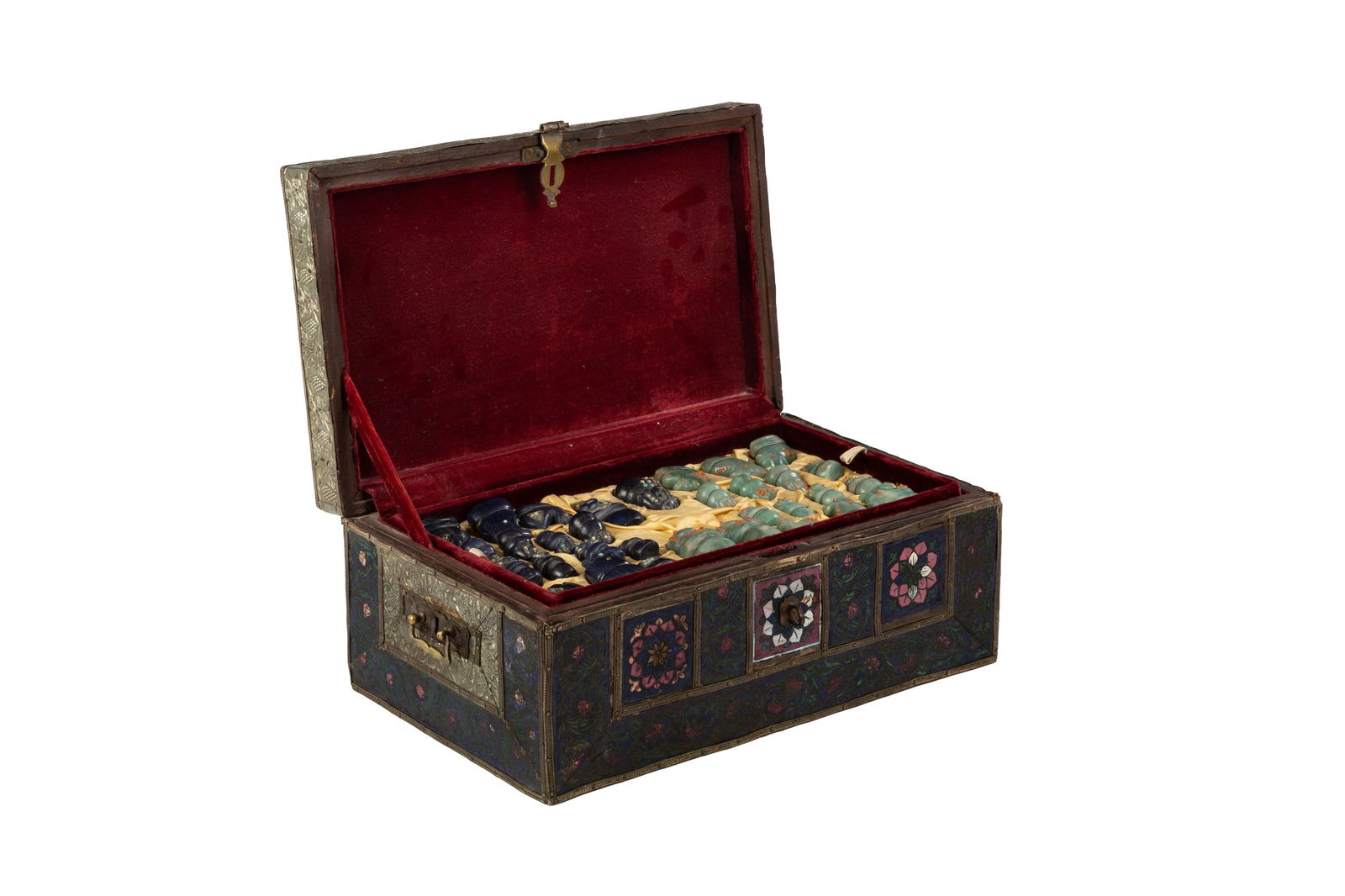 Jeu d'échecs avec pions en pierre dure, complet, dans coffret en bois, métal et émaux - 2