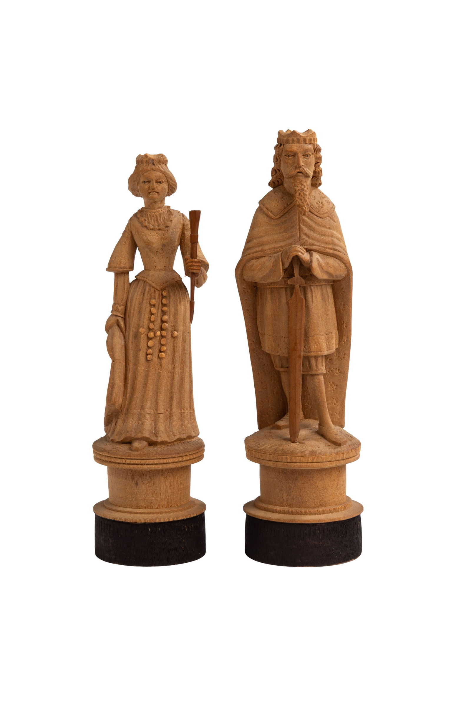 Jeu d'échec en bois léger sculpté, de style "champêtre", Europe de l'Est, XXe s. - 2