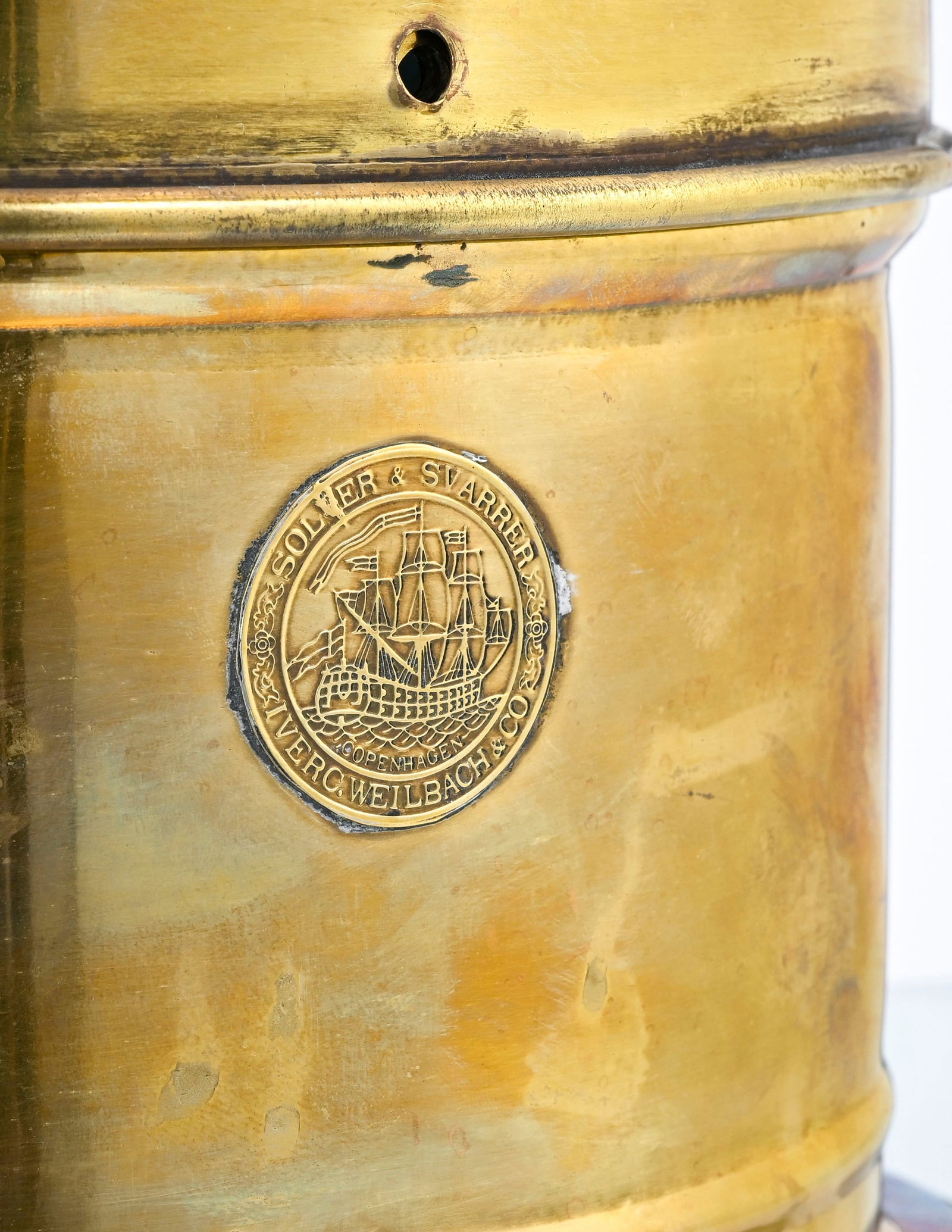 Boussole ou compas de marine en laiton, par Iver C.Weilbach & Co, Copenhague, 1er tiers XXe s., bous - 4