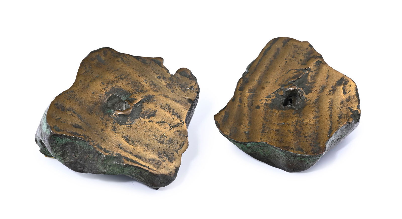 Lucio Fontana (1899-1968), "Concetto Spaziale, Natura", 1968, 2 sculptures en bronze à patine d (1 of 5)