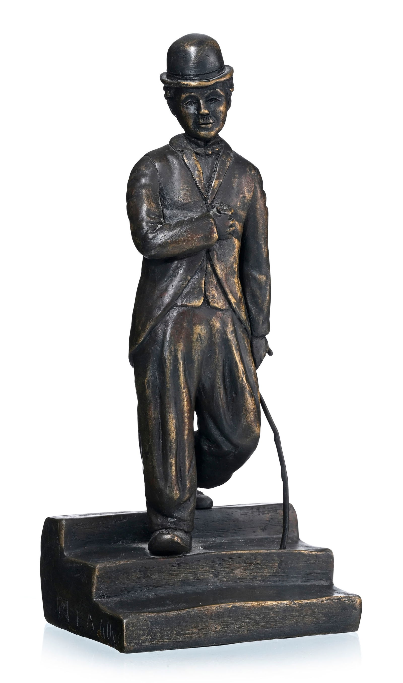 Véronique Olivier (1955), "Charlot sur les escaliers", 2008, sculpture en bronze, signée, : Véronique Olivier (1955), "Charlot sur les escaliers", 2008, sculpture en bronze, signée, numérotée EA 4/4 et marquée "A mon artiste [...]", cachet, 33x15x10 cm Certificat d'a