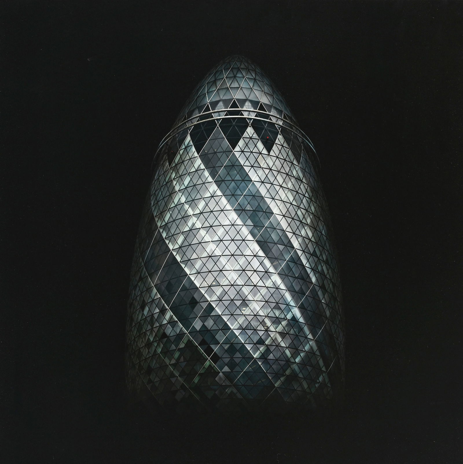 Irene Kung (1958), The Gherkin, D-print, signé et numéroté 5/9, 39,5x39,5 cm: Irene Kung (1958), The Gherkin, D-print, signé et numéroté 5/9, 39,5x39,5 cm 
