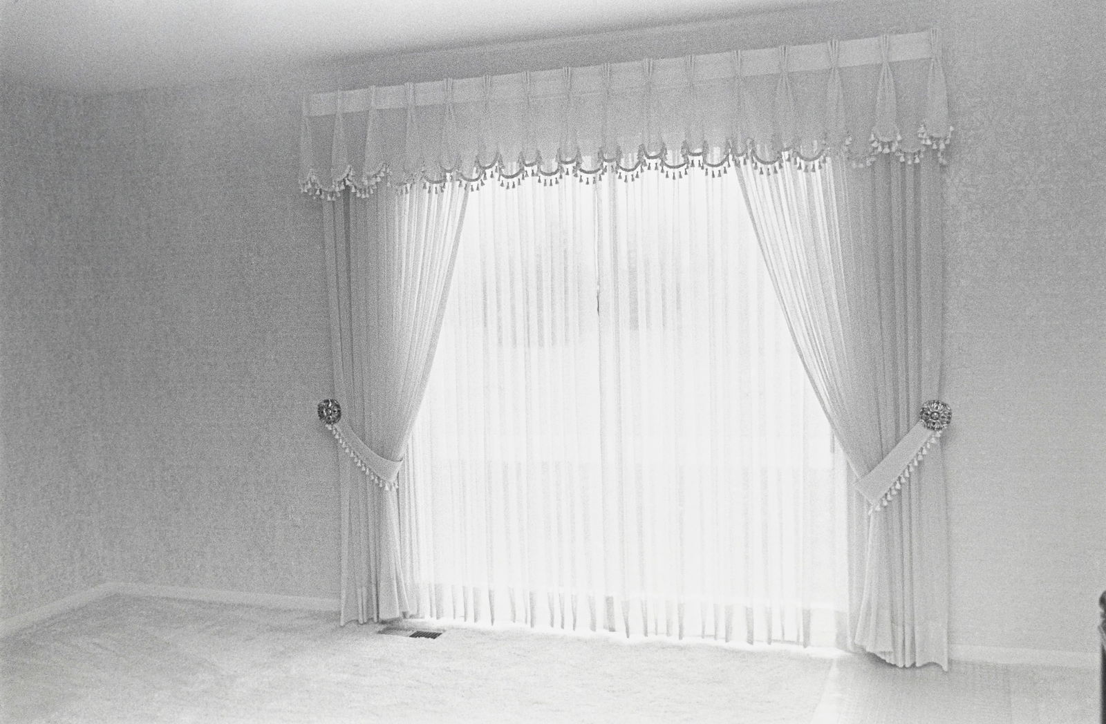 Judy Linn (1947), "Sans titre (Bear, Birds, 70's/90's, Winter, Fish)", 1989-1995, ensemble de 6 tira - 4