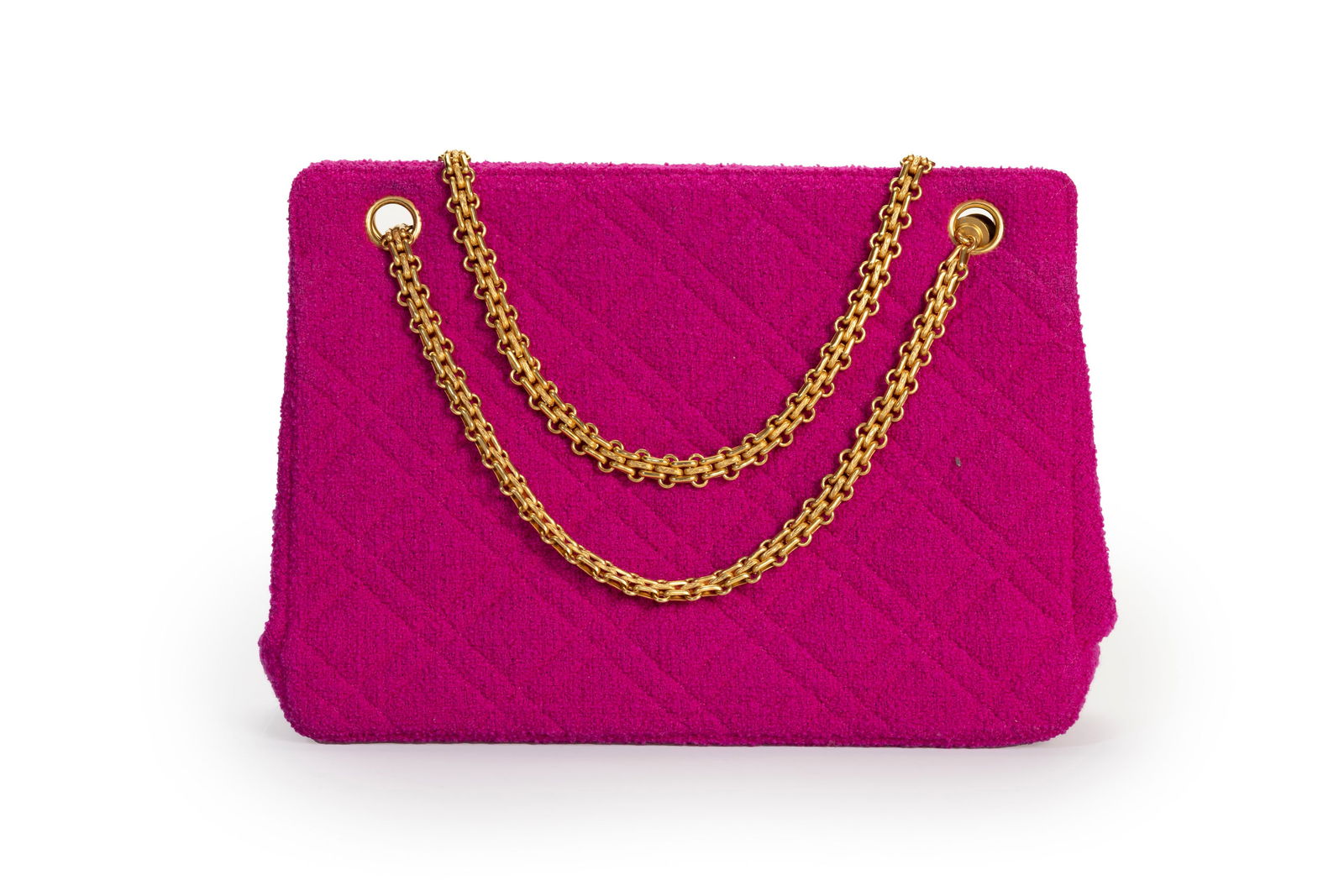 Chanel, sac Mademoiselle en tweed rose fuchsia matelassé, année 1994-96, bandoulière : Chanel, sac Mademoiselle en tweed rose fuchsia matelassé, année 1994-96, bandoulière à chaînette en métal doré, intérieur avec porte monnaie à fermoir