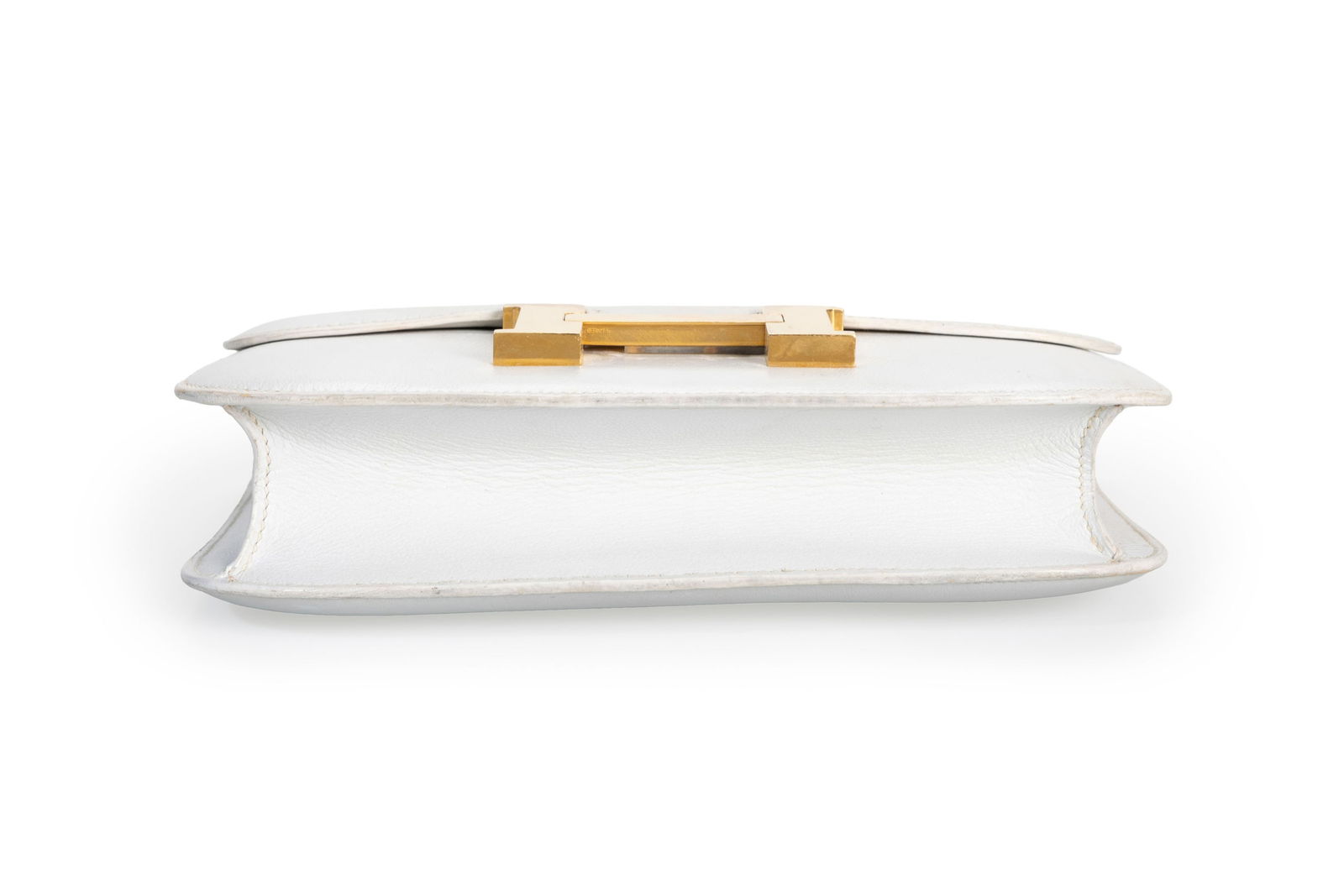 Hermès, sac Constance en cuir blanc, année 1975, bouclerie plaquée or, bandouliè - 3