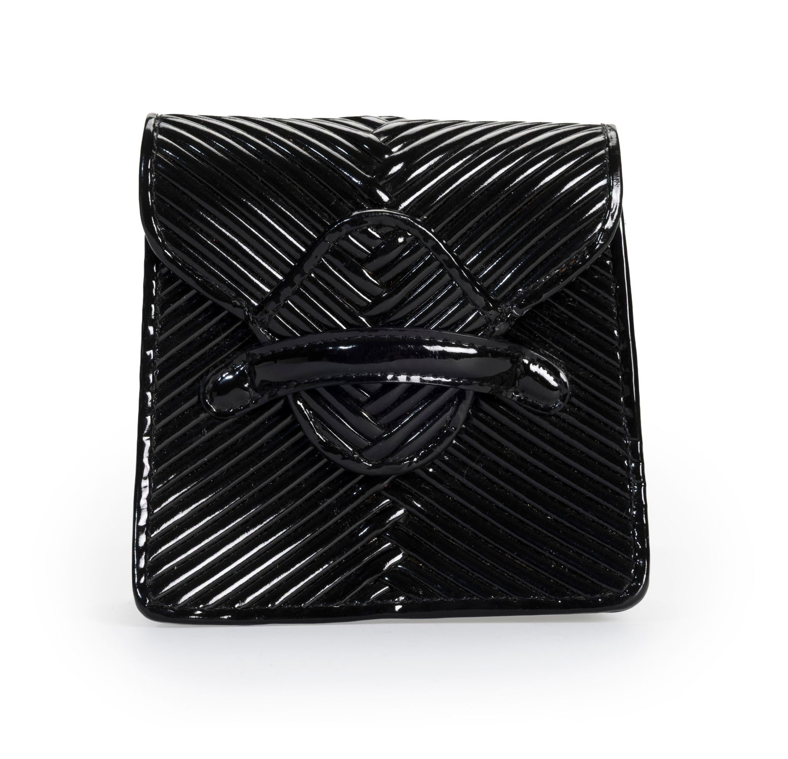 Bottega Veneta, sac Mini rabat en cuir vernis noir côtelé, housse, 12,5x12,5 cm: Bottega Veneta, sac Mini rabat en cuir vernis noir côtelé, housse, 12,5x12,5 cm 