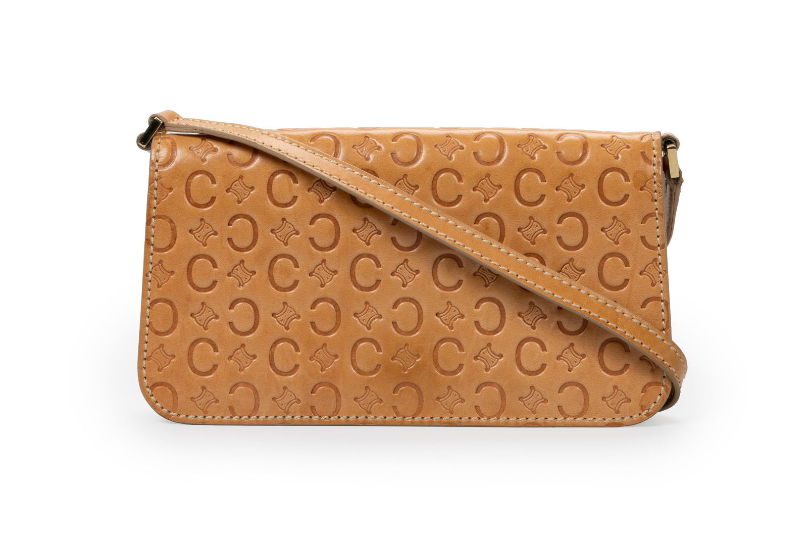 Céline, pochette à rabat vintage en cuir naturel pressé du motif C et le logo Cé: Céline, pochette à rabat vintage en cuir naturel pressé du motif C et le logo Céline, 11x21 cm Condition Vintage et porté Cuir patiné et tâches sur le devant Pet