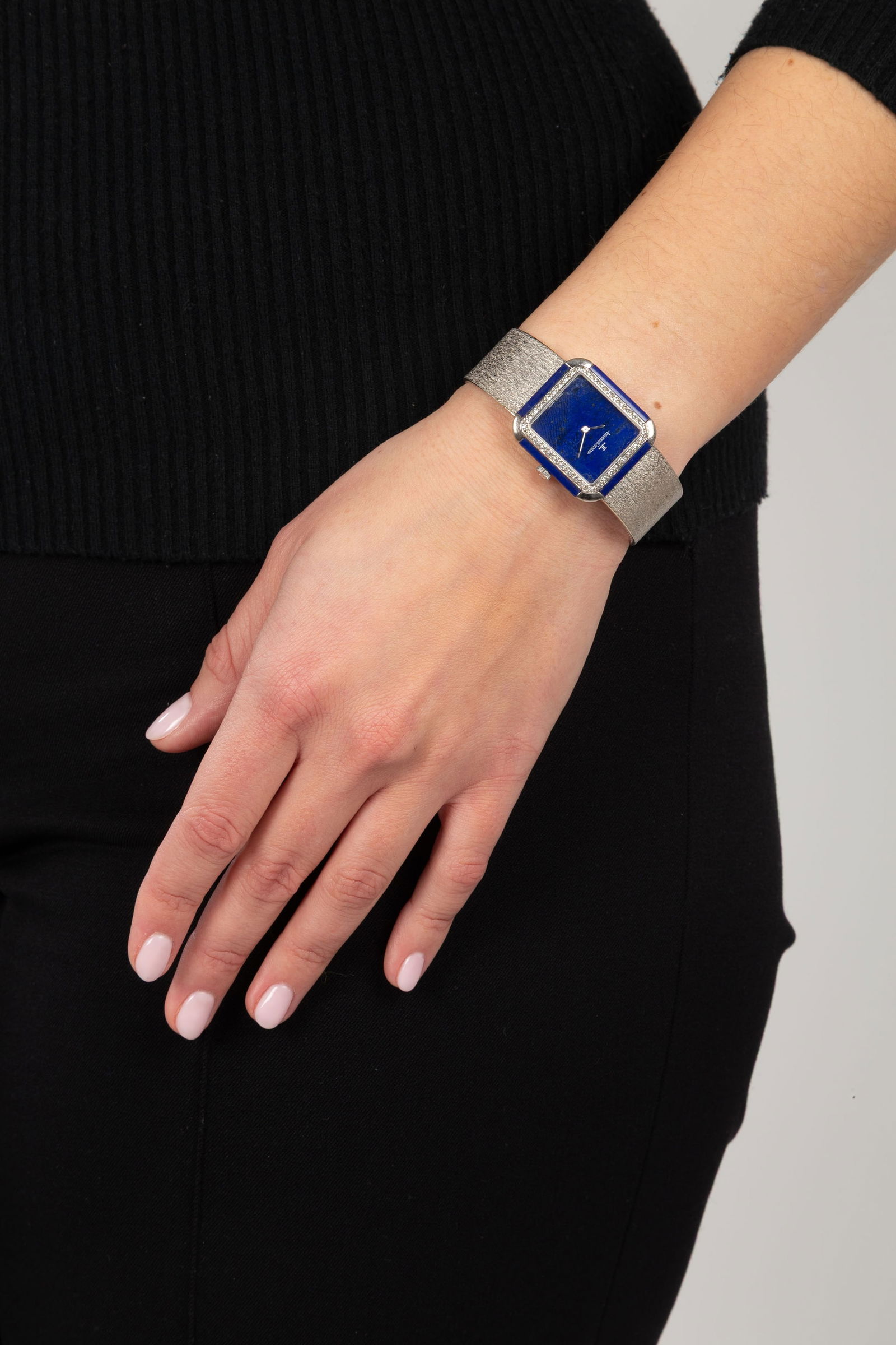 Jaeger-LeCoultre, montre-bracelet en or gris 750 avec le cadran et le boîtier ornée de lap - 4