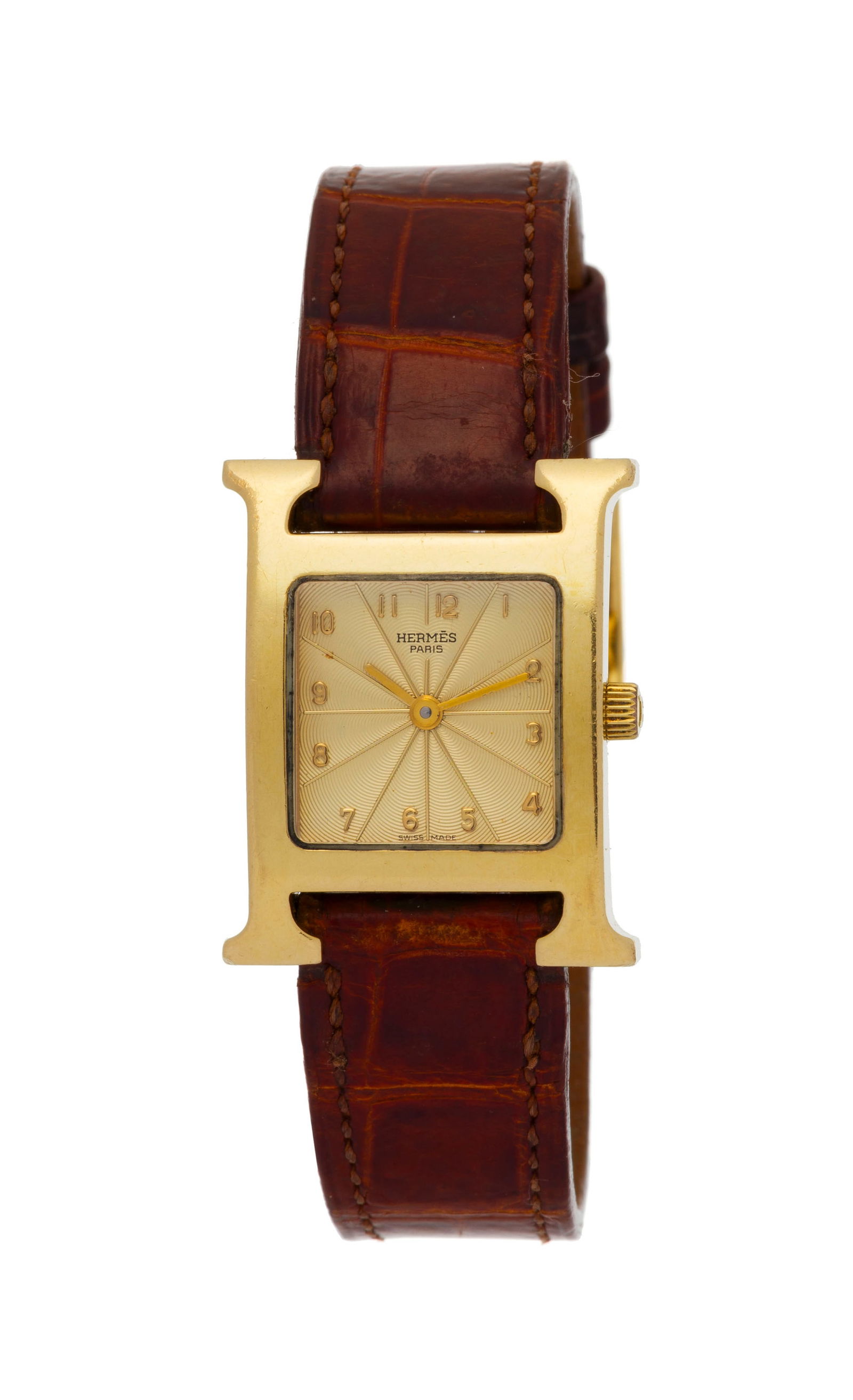 Hermès, H, réf. HH1.285, montre en or 750 Mouvement: cal. ETA 901.001, quartz, 3 rubis : Hermès, H, réf. HH1.285, montre en or 750 Mouvement: cal. ETA 901.001, quartz, 3 rubis Boîtier: n°1033531, larg. 21 mm Bracelet: croco marron avec boucle ardillon or 750