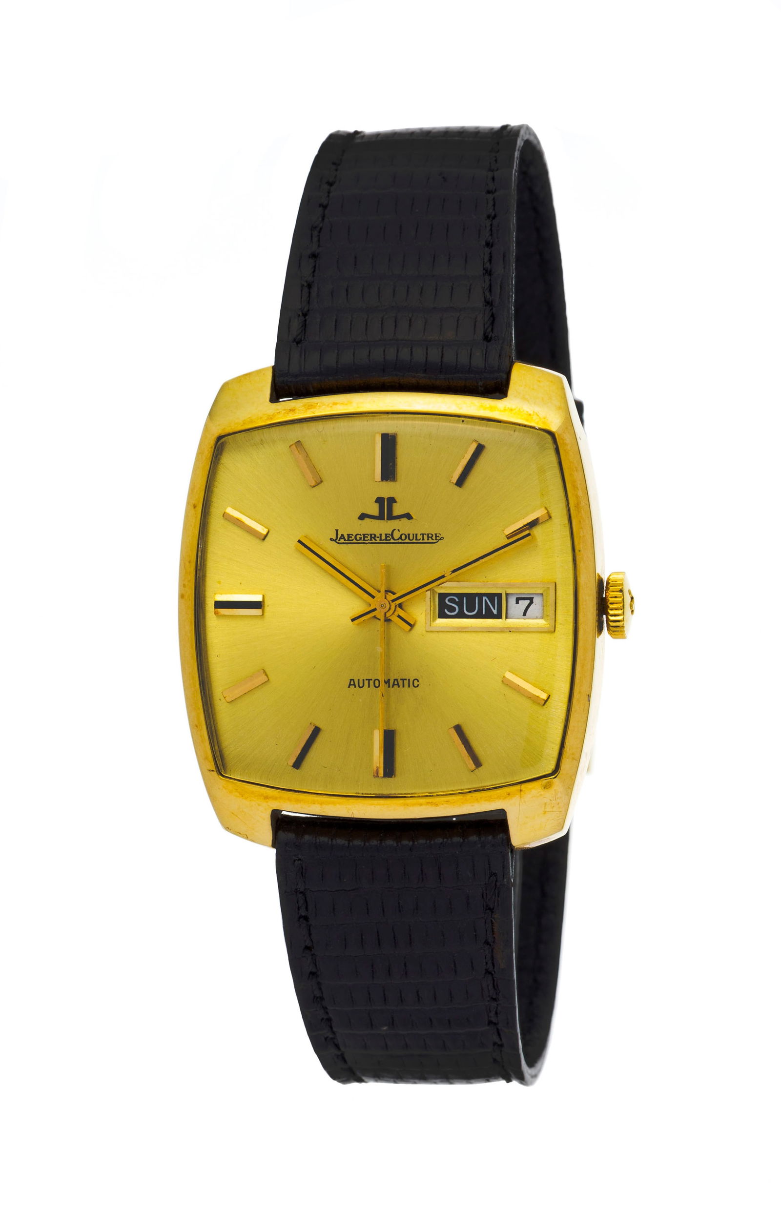 Jaeger-LeCoultre, Club, montre en or 750 avec indication du jour et de la date, années 1970 M: Jaeger-LeCoultre, Club, montre en or 750 avec indication du jour et de la date, années 1970 Mouvement: cal. AS 1916, automatique, 25 rubis Boîtier: n°1312257/0300801, larg. 31 mm Compli