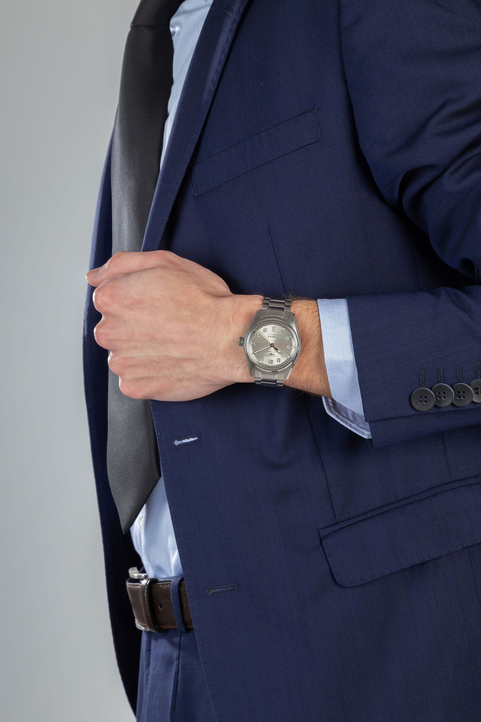 Longines, Spirit, réf. L3.410.4, montre-bracelet en acier avec indication de la date, circa 202 - 4