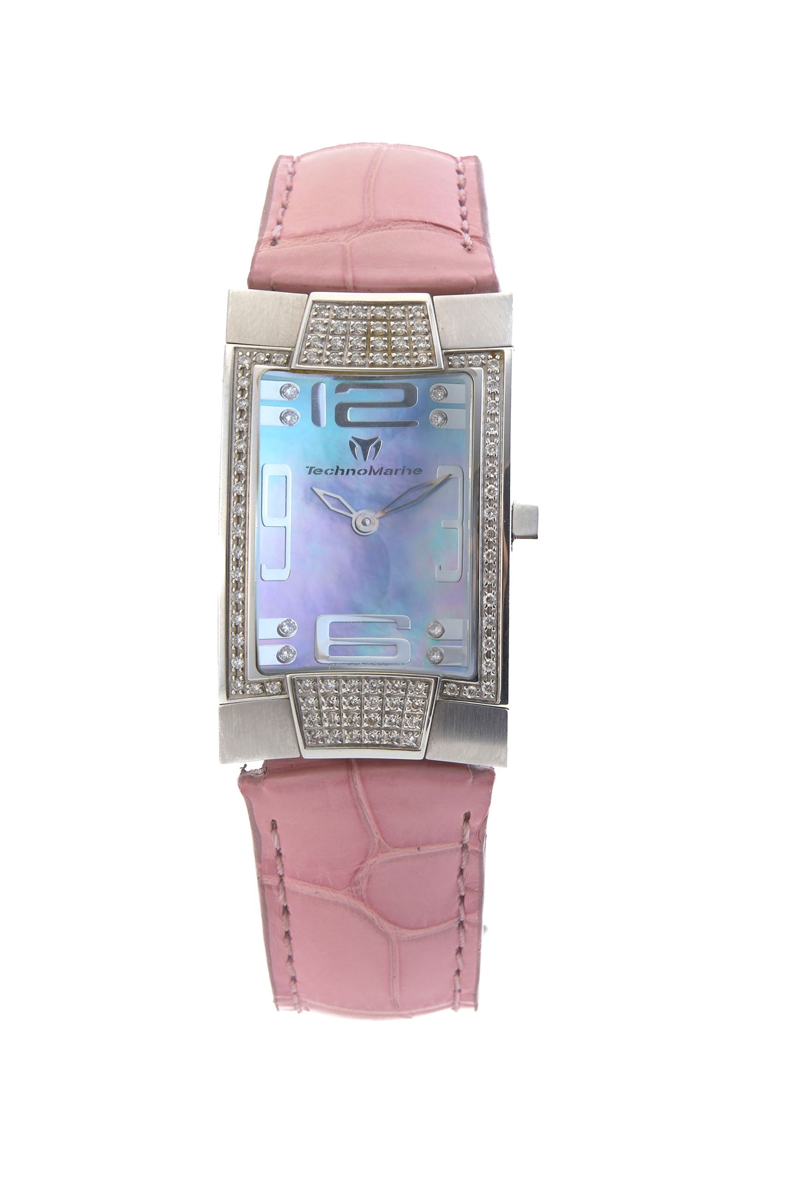 Technomarine, montre en acier ornée d'un cadran en nacre avec index et lunette sertis de diaman: Technomarine, montre en acier ornée d'un cadran en nacre avec index et lunette sertis de diamants Mouvement: cal. ETA 902.002, quartz, 4 rubis Boîtier: n°DXSL 02798, larg. 24 mm