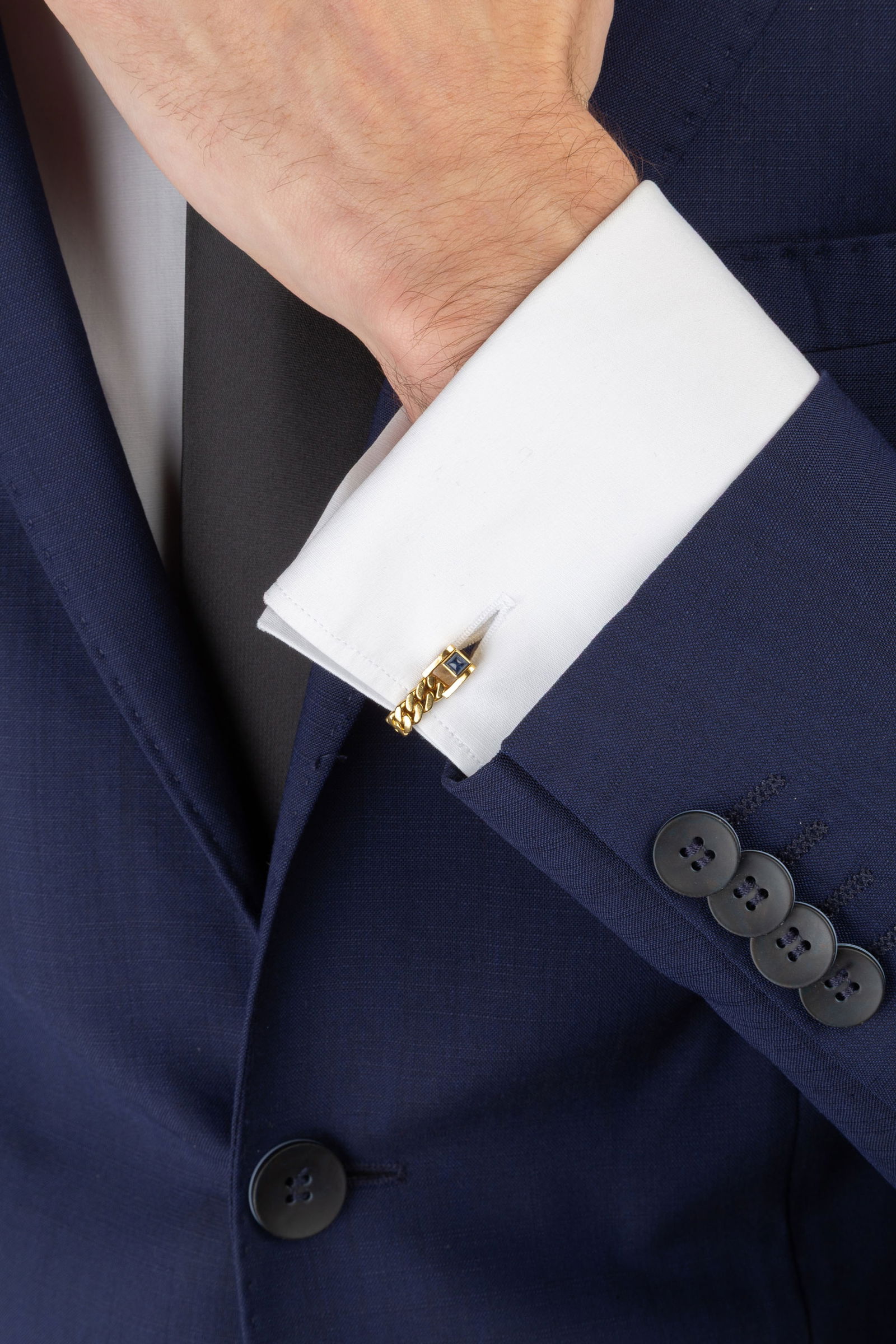 Piaget, paire de boutons de manchette or 750 sertis de saphirs taille pain de sucre, signés, h. - 4