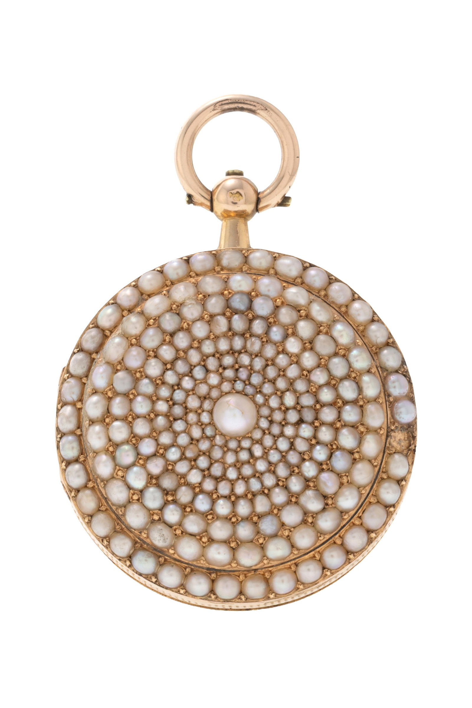 Montre de poche à coq en or entièrement ornée de demi perle en chute, début XIXe: Montre de poche à coq en or entièrement ornée de demi perle en chute, début XIXe s. Mouvement: mécanique Boîtier: n°14293, diam. 30 mm Poids: 19g Condition Et