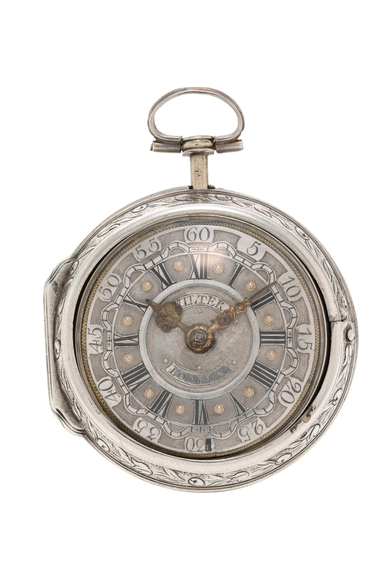 John Wilter London, montre de poche à coq en argent avec boîtier de protection en argent r: John Wilter London, montre de poche à coq en argent avec boîtier de protection en argent repoussé décoré d'une scène de chasse, XVIIIe s. Mouvement: mécanique Bo