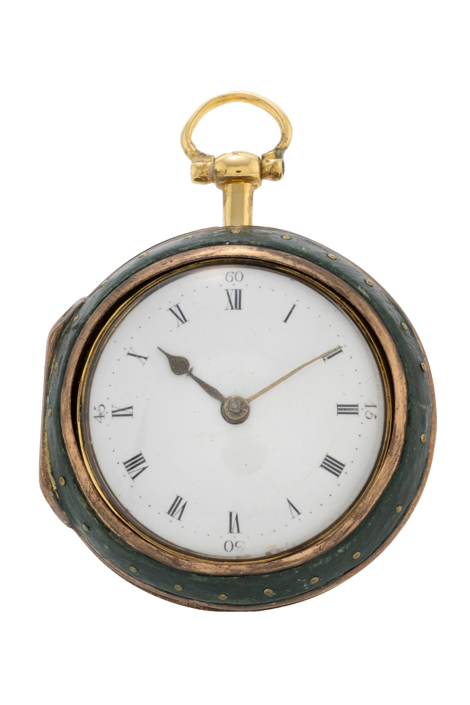 Montre de poche à coq en laiton avec boîtier de protection en laiton gainé de cuir ve: Montre de poche à coq en laiton avec boîtier de protection en laiton gainé de cuir vert, fin XVIIIe s. Mouvement: mécanique, n°13795 Boîtier: diam. 41 mm Boîtier de