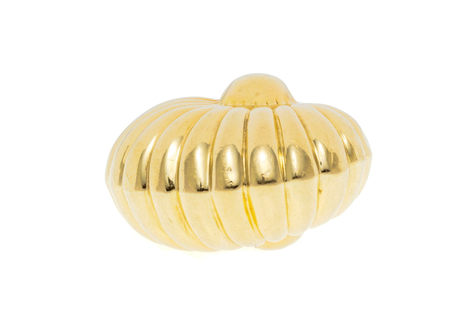 Cartier, bague or 585 surmontée d'une coquille de Nautile godronnée, signée, doigt 59: Cartier, bague or 585 surmontée d'une coquille de Nautile godronnée, signée, doigt 59-19, 12g ConditionBon état de conservation général. Présence de rayures et