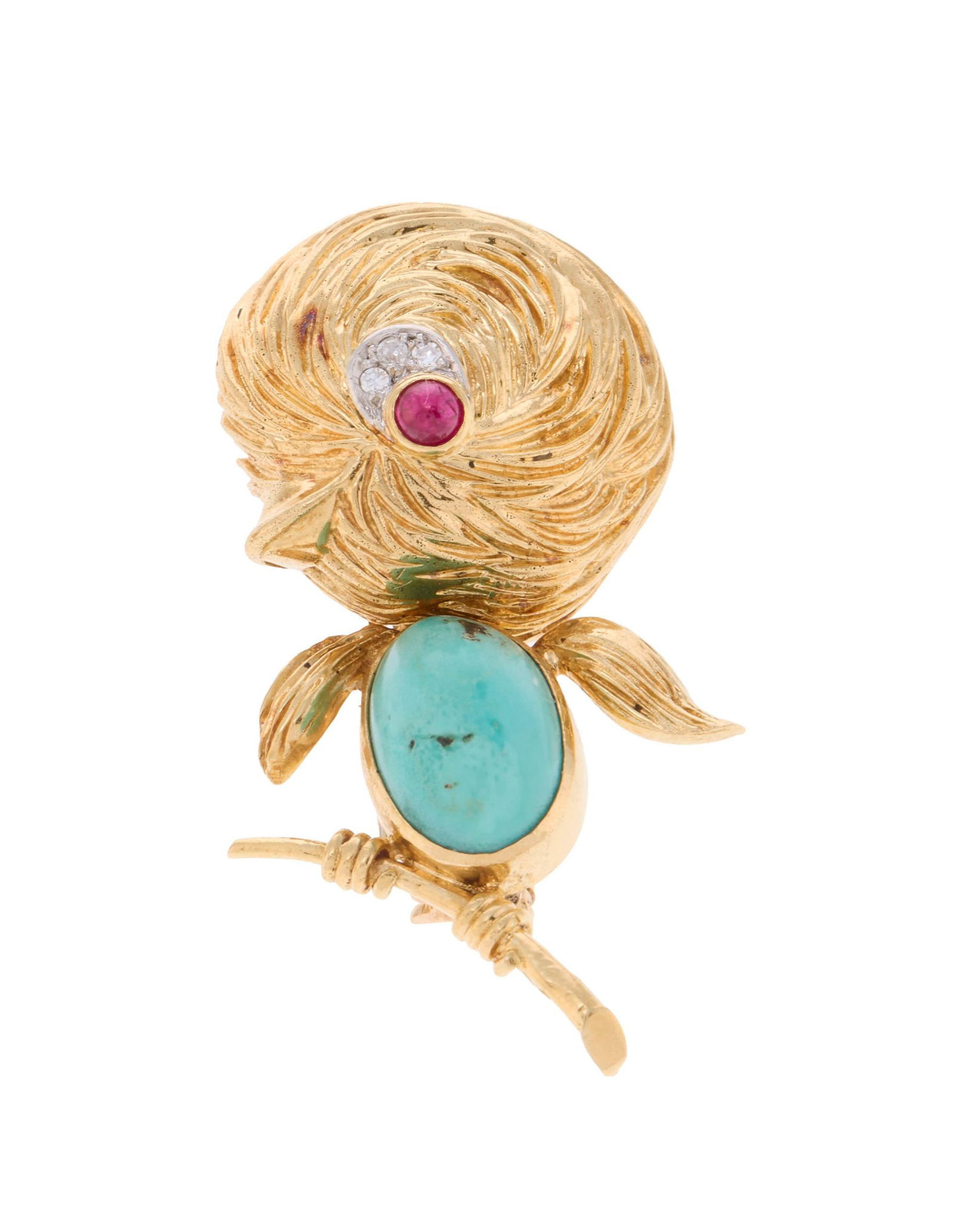Van Cleef & Arpels, broche figurant un oiseau sur une branche or 750 texturé stylisant le pluma: Van Cleef & Arpels, broche figurant un oiseau sur une branche or 750 texturé stylisant le plumage sertie d'un cabochon de turquoise, d'un rubis et de diamants taille 8/8, signée,