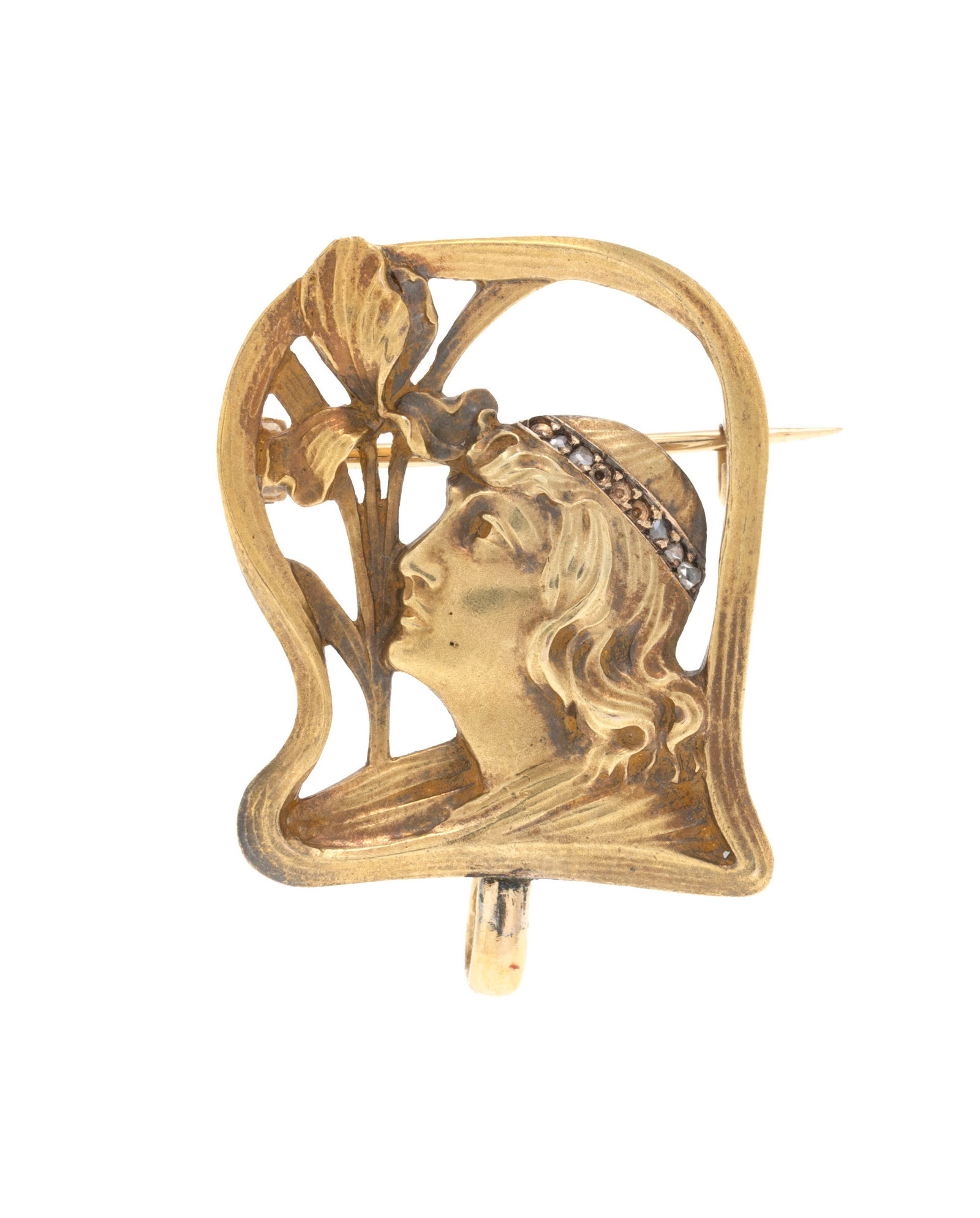 Broche Art Nouveau or 585 ajouré figurant un profil féminin la tête ceinturée d': Broche Art Nouveau or 585 ajouré figurant un profil féminin la tête ceinturée d'un bandeau serti de diamants taille rose et une fleur de lys, h. 3 cm, 7g (manques) ConditionBon