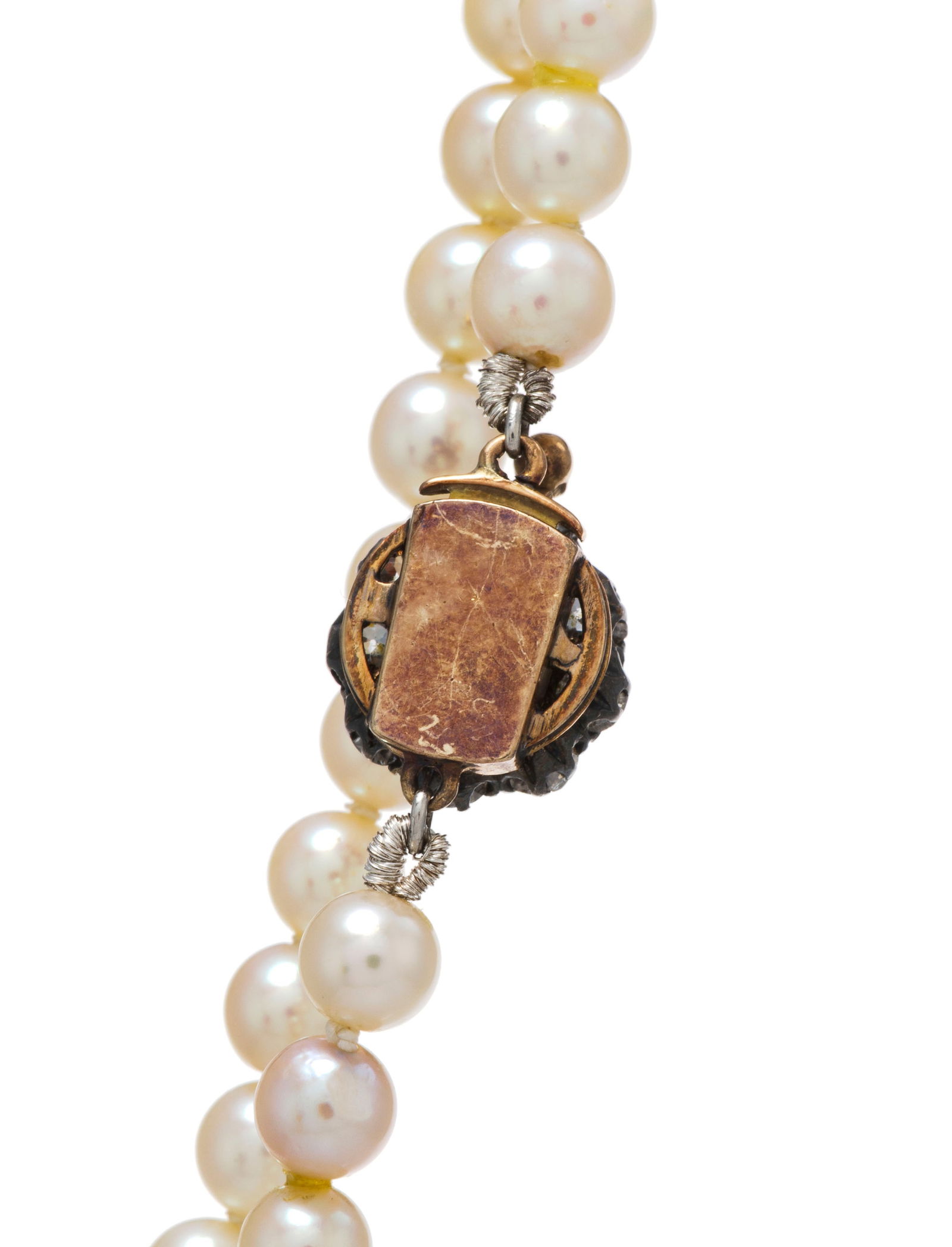 Collier 1 rang de perles de culture blanches, fermoir XIXe s. en or et argent serti de diamants tail - 4