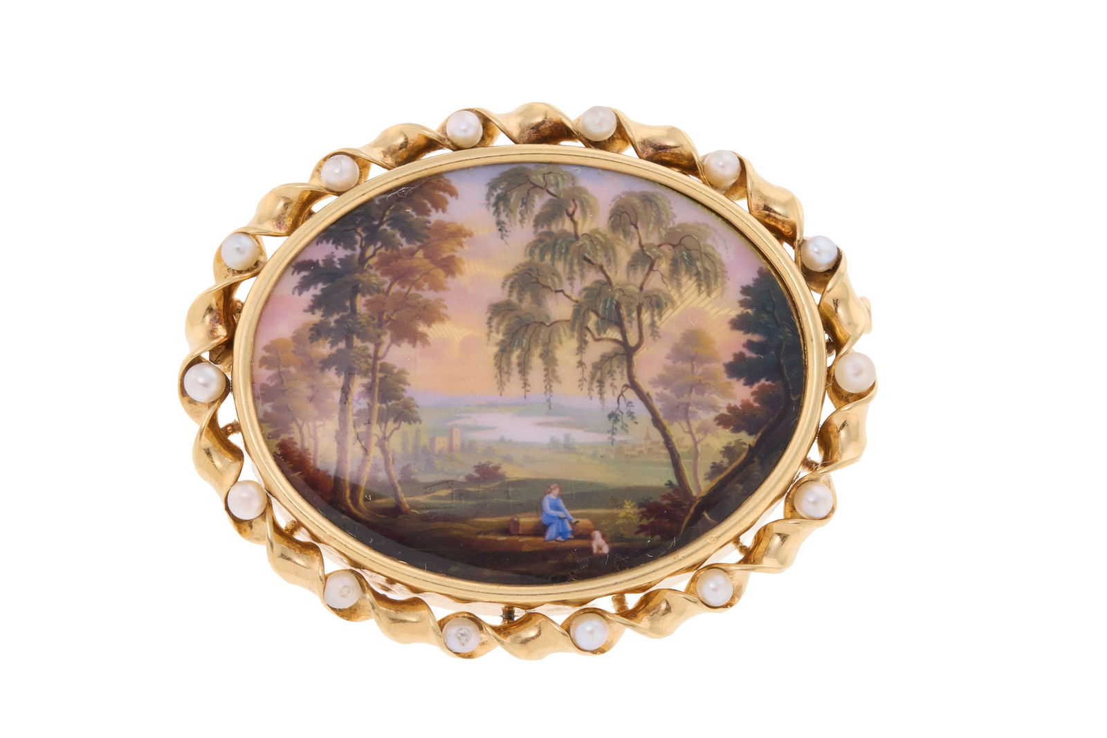 Broche XIXe s., ornée d'une peinture miniature sur émail représentant un paysage cham: Broche XIXe s., ornée d'une peinture miniature sur émail représentant un paysage champêtre entourée d'une frise torsadée surmontée de perles blanches (non