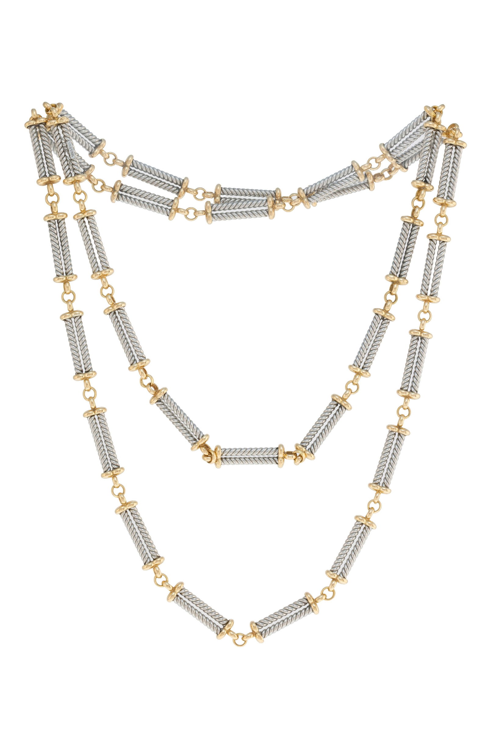 Gübelin, attribué à, sautoir or et acier à maillons torsadés, long. environ: Gübelin, attribué à, sautoir or et acier à maillons torsadés, long. environ 80 cm, 56g ConditionBon état de conservation général. Présence de rayures et