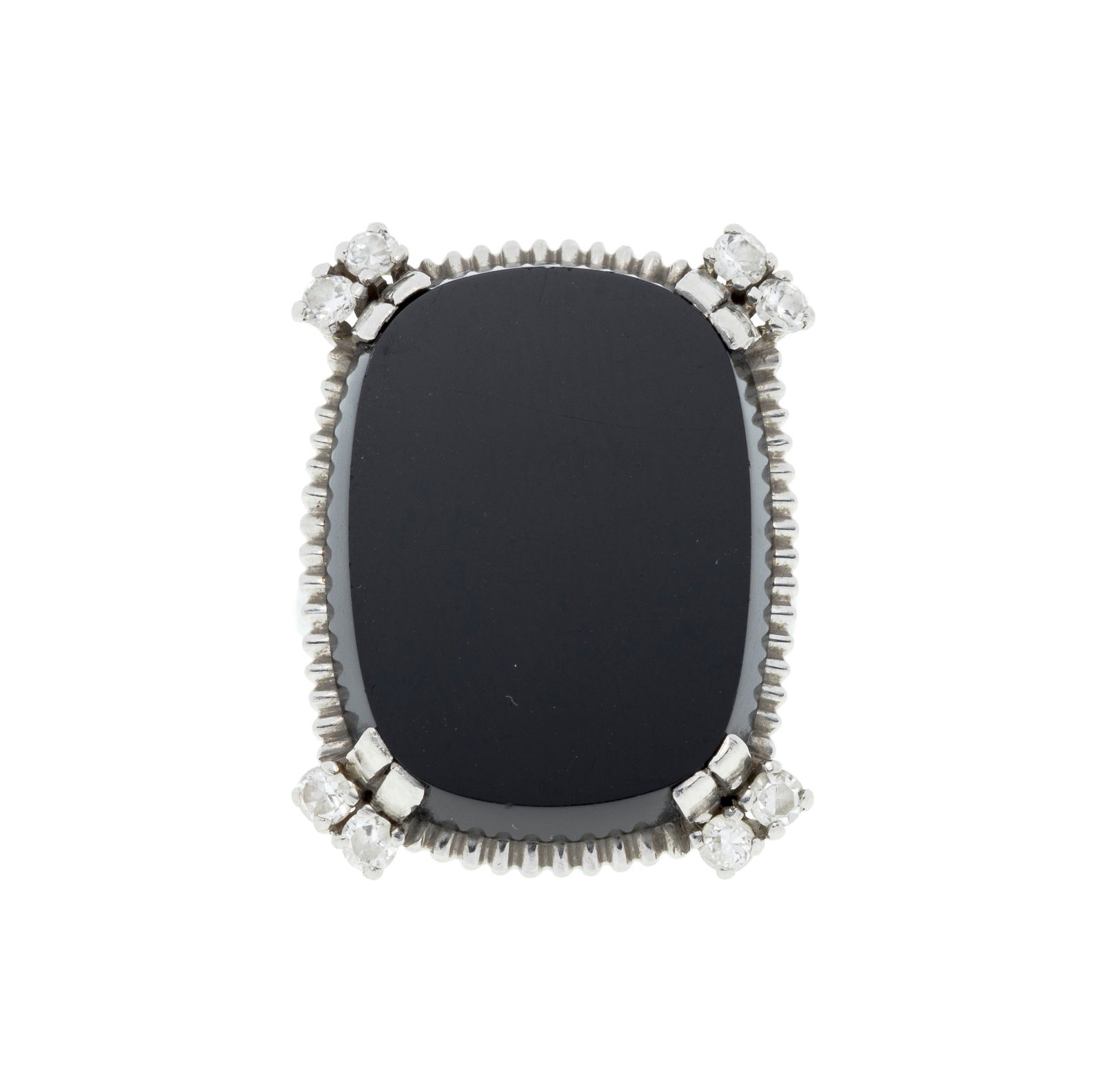 Bague platine sertie d'une plaque d'onyx encadrée de diamants taille 8/8, doigt 55-15: Bague platine sertie d'une plaque d'onyx encadrée de diamants taille 8/8, doigt 55-15 ConditionMonture: Bon état de conservation général. Présence de rayures et de