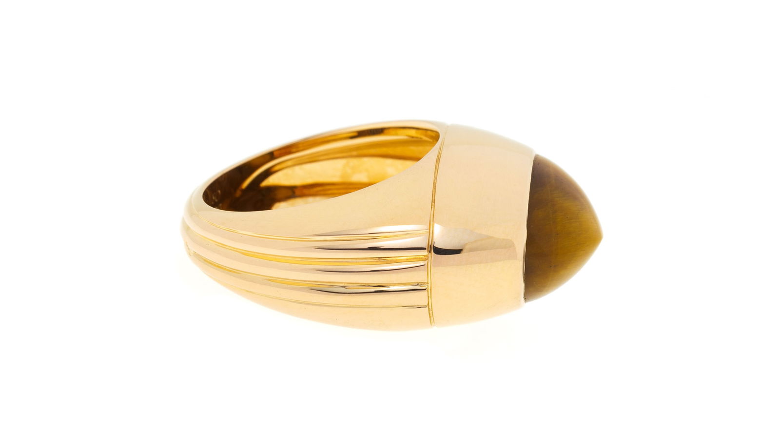 Boucheron, bague or rose 750 sertie d'un cabochon d'oeil-de-tigre, signée, numérotée  - 2