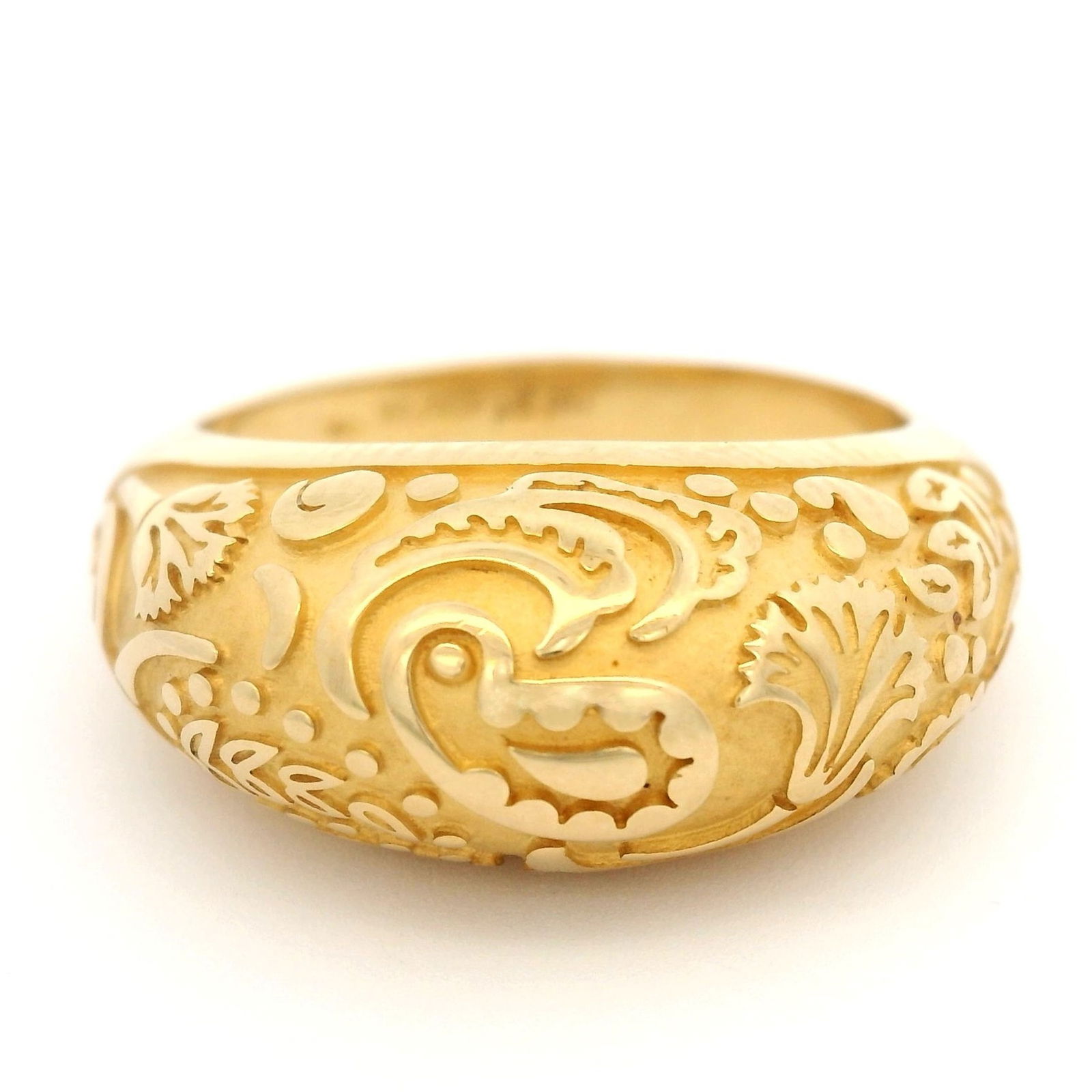 Carrera y Carrera, bague or 750 à décor végétal en relief, signée, numé: Carrera y Carrera, bague or 750 à décor végétal en relief, signée, numérotée 456726, doigt 54-14, 8g Condition Très bon état de conservation géné