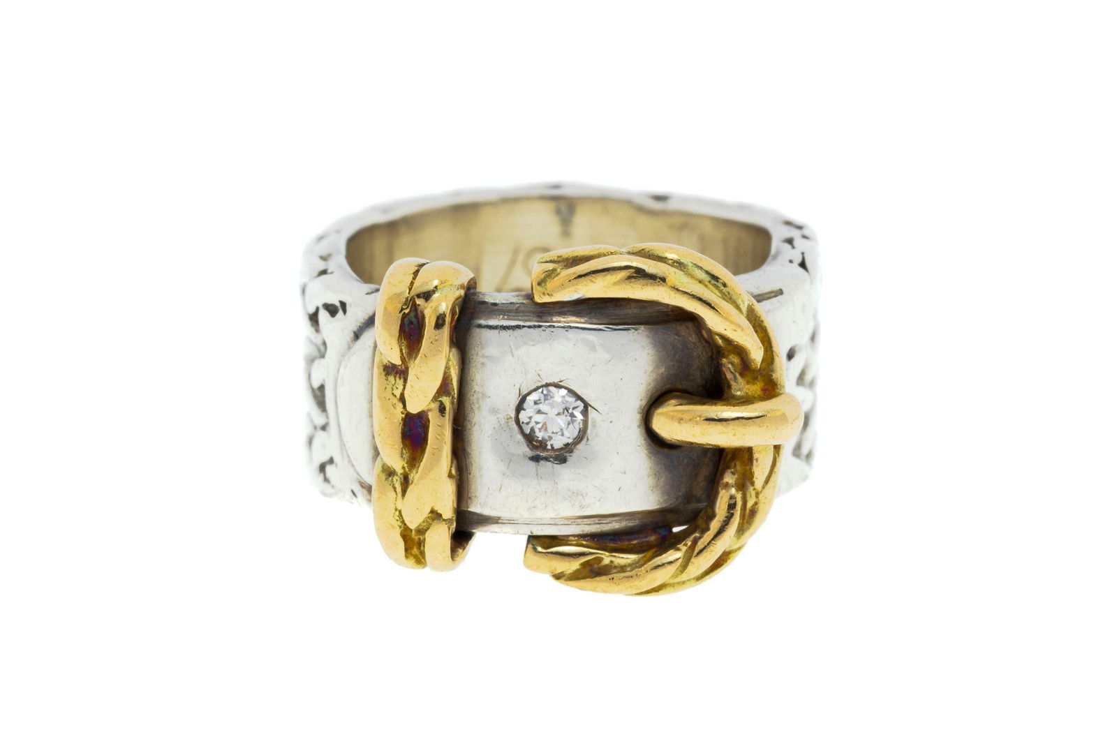 Hermès, bague ceinture or et argent serti d'un diamant taille ancienne, signée, doigt 53-1: Hermès, bague ceinture or et argent serti d'un diamant taille ancienne, signée, doigt 53-13 ConditionMonture: Bon état, présence de rayures et de micro rayures. Corps de bague