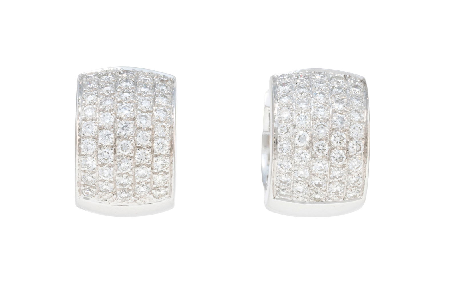 Paire de créoles or gris 750 pavées de diamants taille brillant, h. 1.2 cm, 8g: Paire de créoles or gris 750 pavées de diamants taille brillant, h. 1.2 cm, 8g ConditionBon état de conservation général. Présence de rayures et micro rayures d'usage