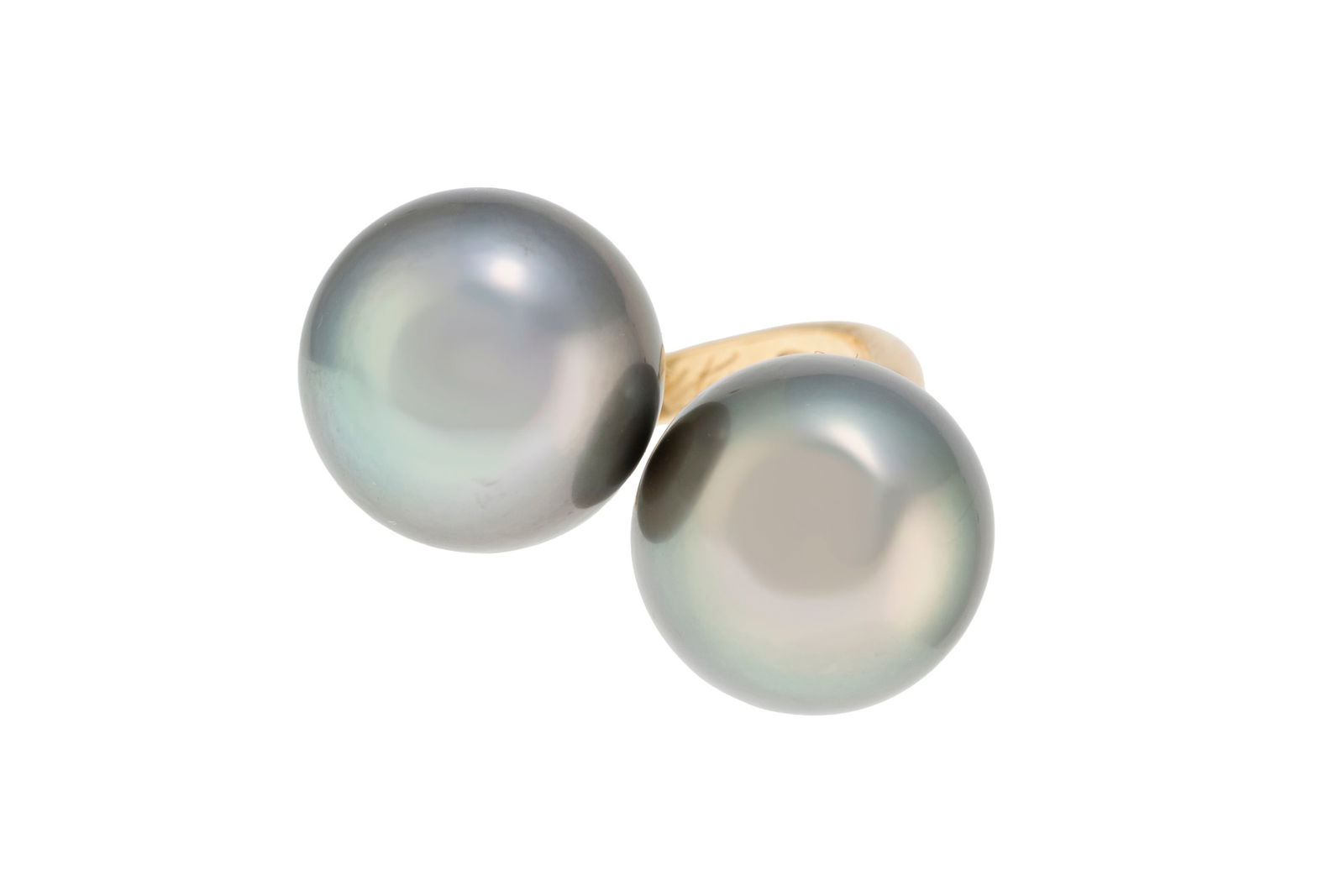 Bague or 750 ornée de deux perles de culture de Tahiti, doigt 56-16: Bague or 750 ornée de deux perles de culture de Tahiti, doigt 56-16 ConditionBon état de conservation général. Présence de micro rayures à l'or. 