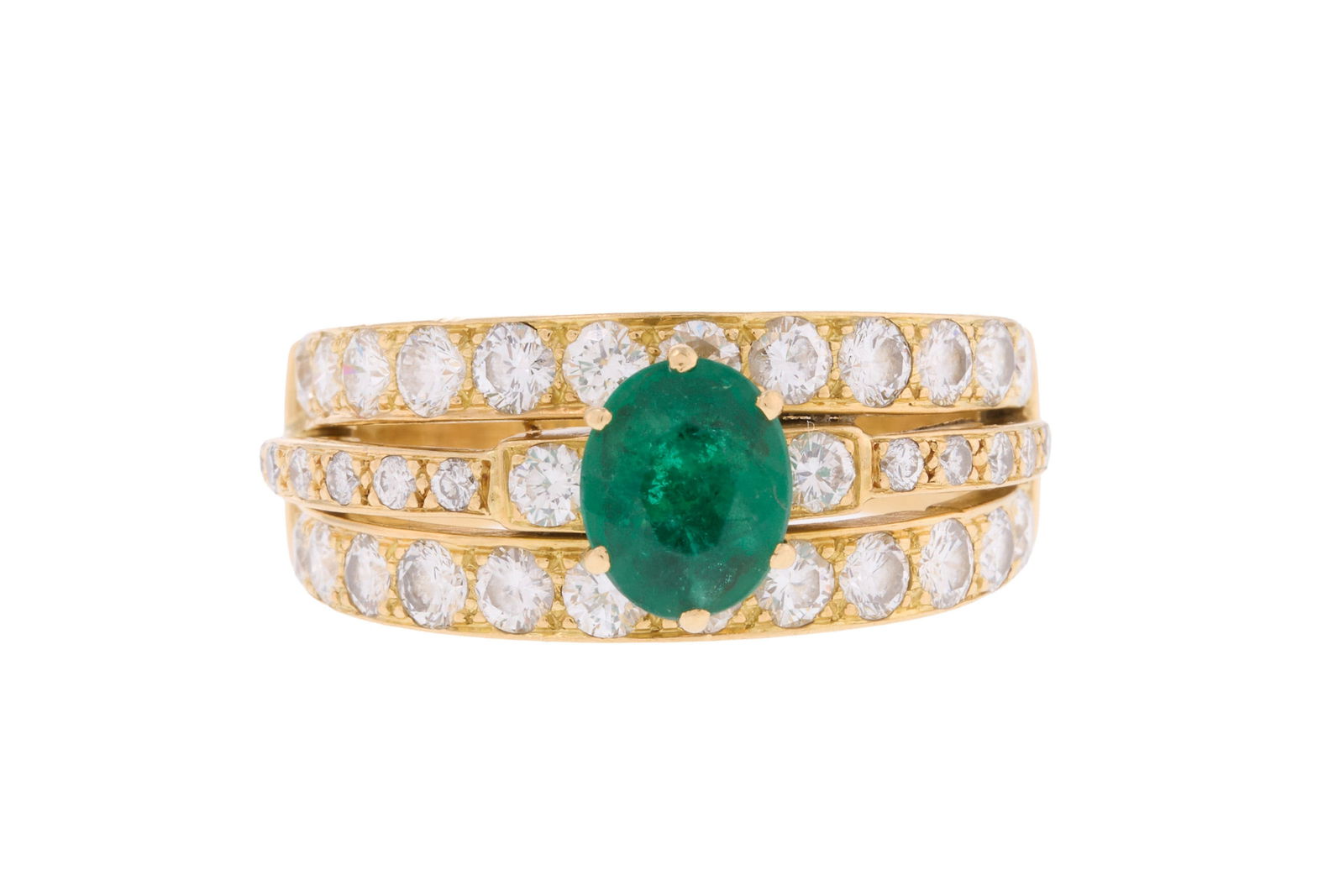 Bague or 750 sertie de trois lignes de diamants taille brillant surmontées d'une émeraude  (1 of 3)