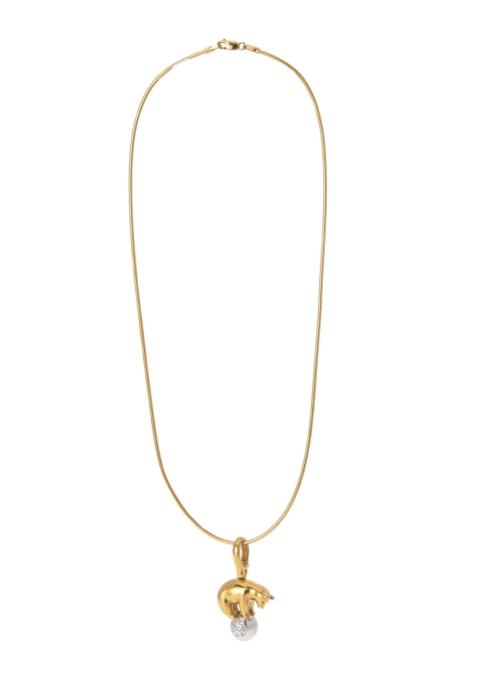 Bucherer, pendentif 2 ors 750 figurant un ours jouant sur sa balle sertie de diamants taille brillan (1 of 3)