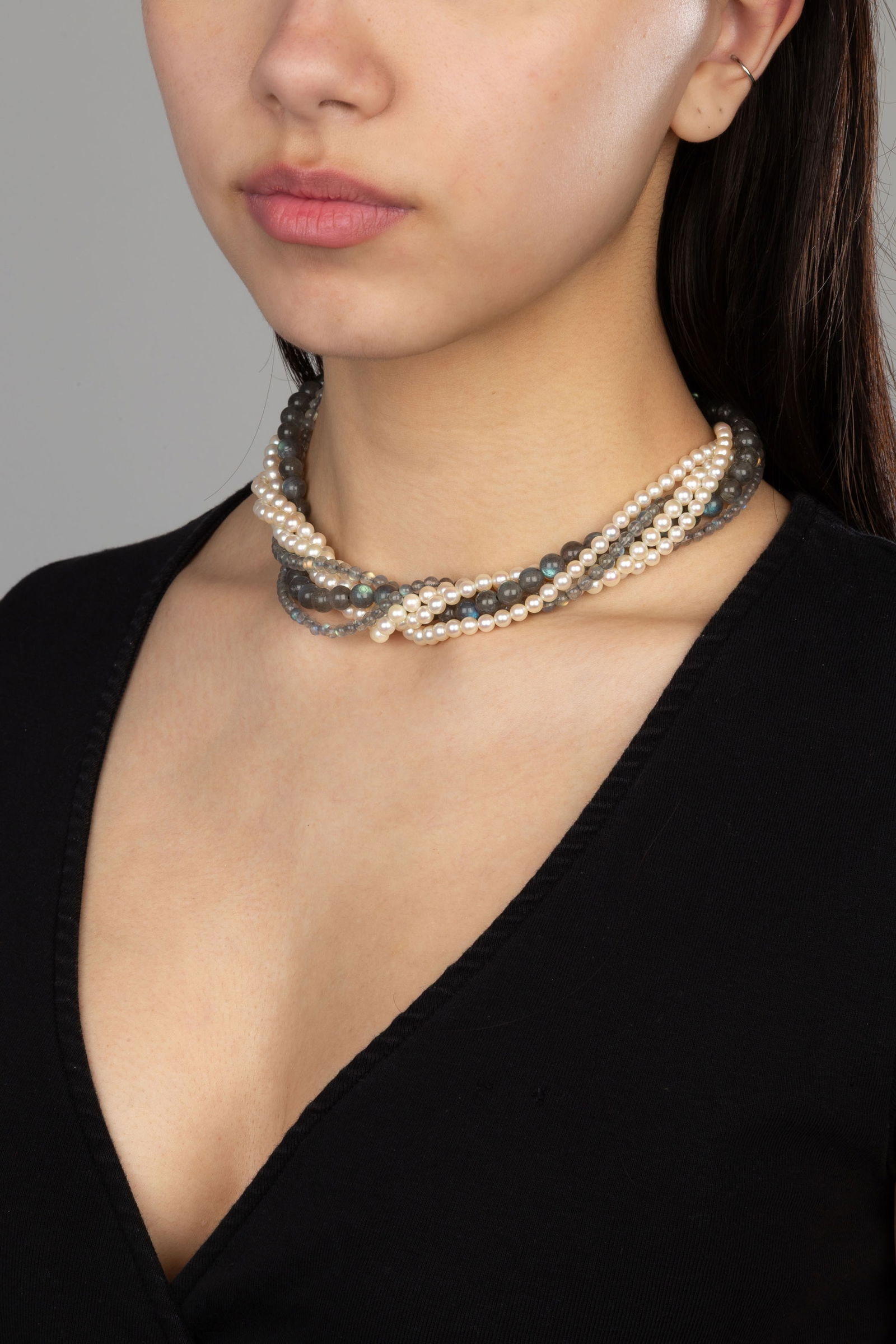 Collier composé de rangs de perles de culture blanches et de billes de labradorite, fermoir en  - 4