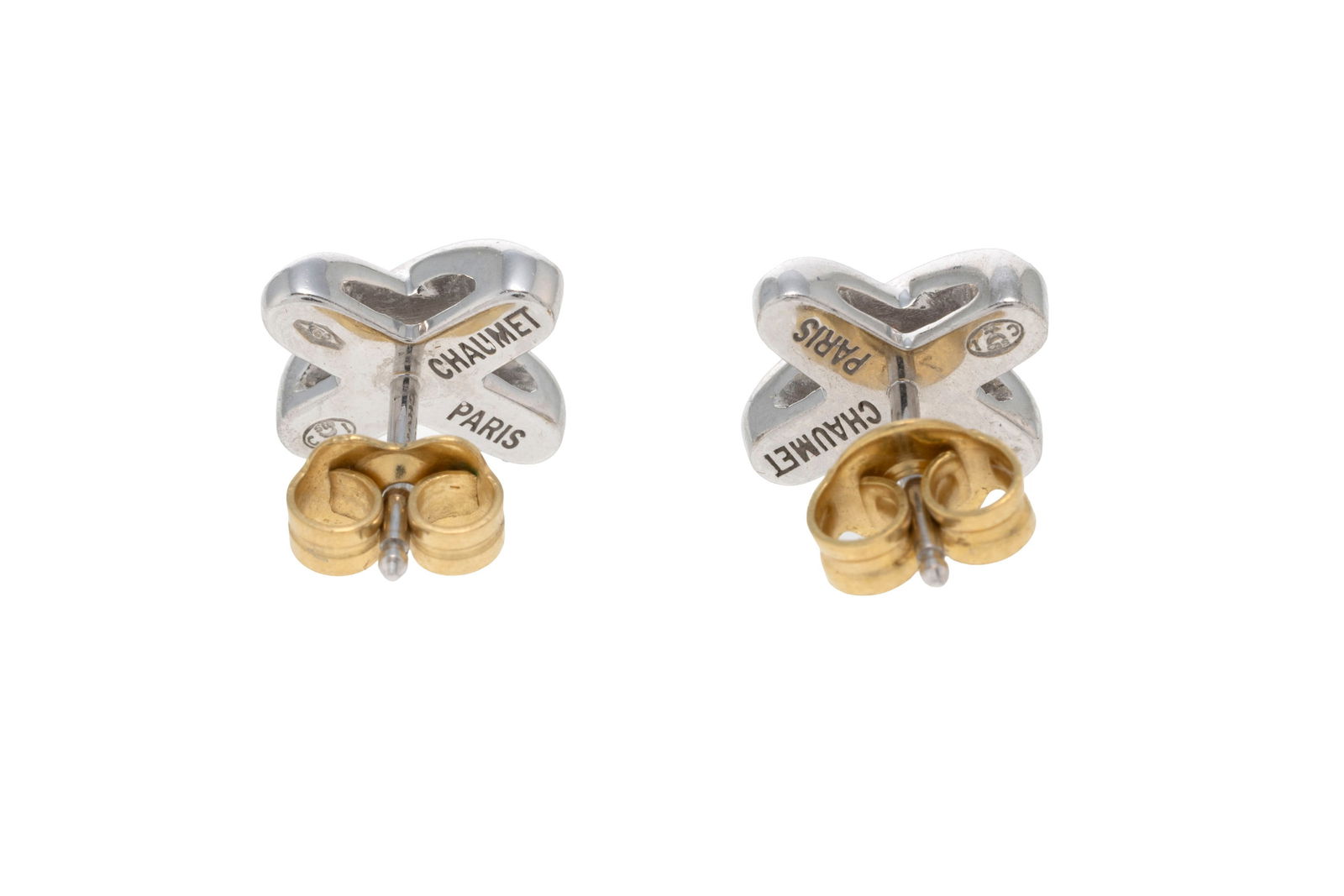 Chaumet, Liens, paire de clous d'oreilles or gris 750 sertie de diamants taille brillant, signé - 3