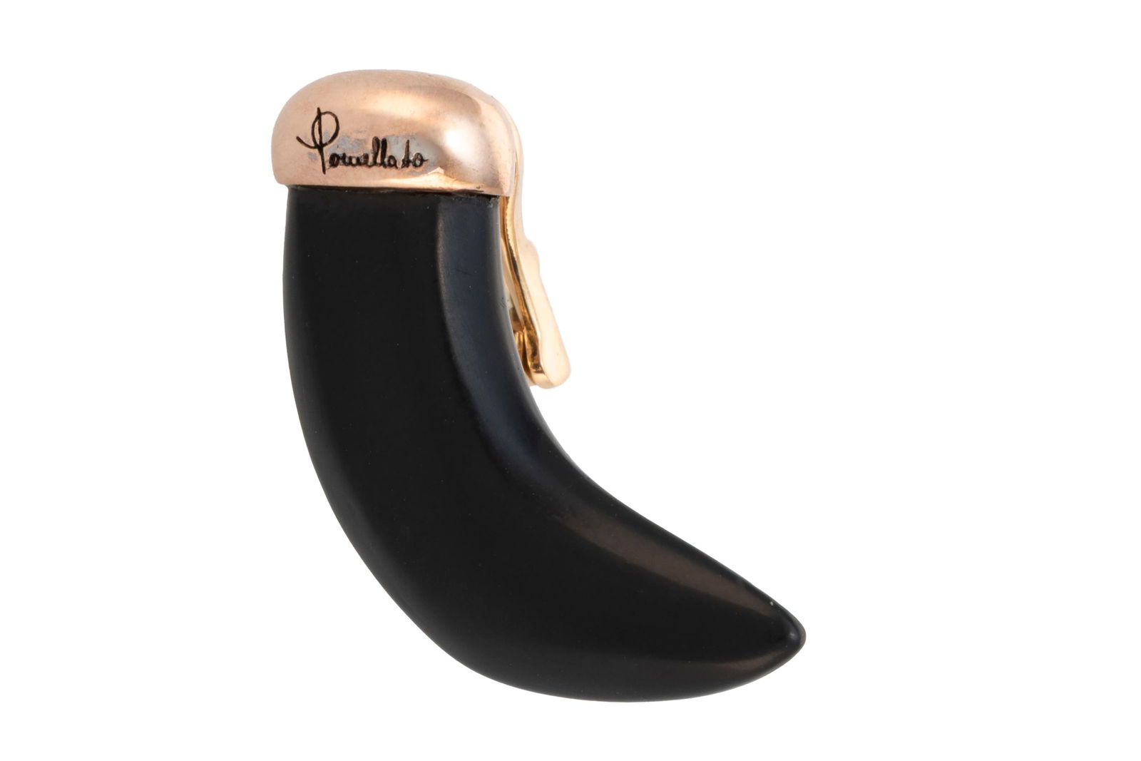 Pomellato, une (1) boucle d'oreille or rose 750 ornée d'une griffe en jais, signée, h. 2.5 - 3