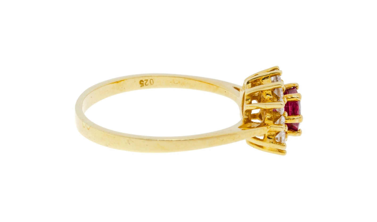 Bucherer, bague or 750 sertie d'un rubis entouré de diamants taille brillant, signée, doig - 2