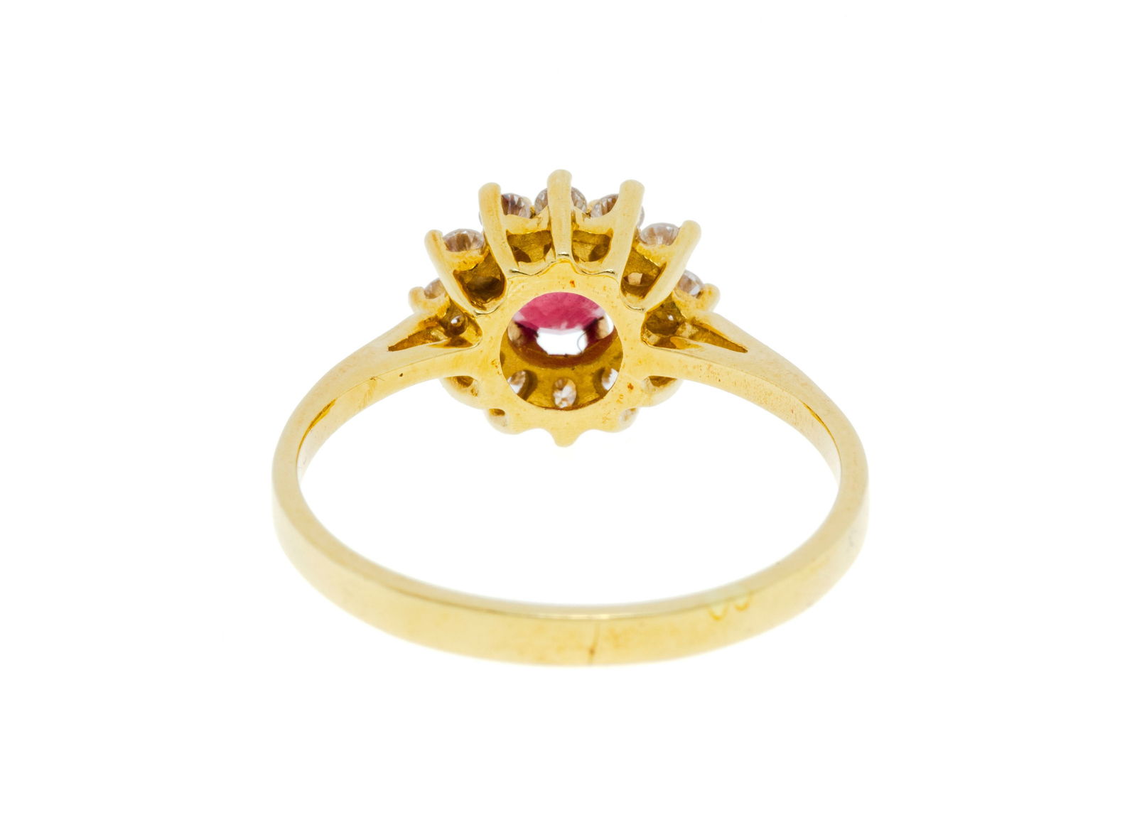 Bucherer, bague or 750 sertie d'un rubis entouré de diamants taille brillant, signée, doig - 3