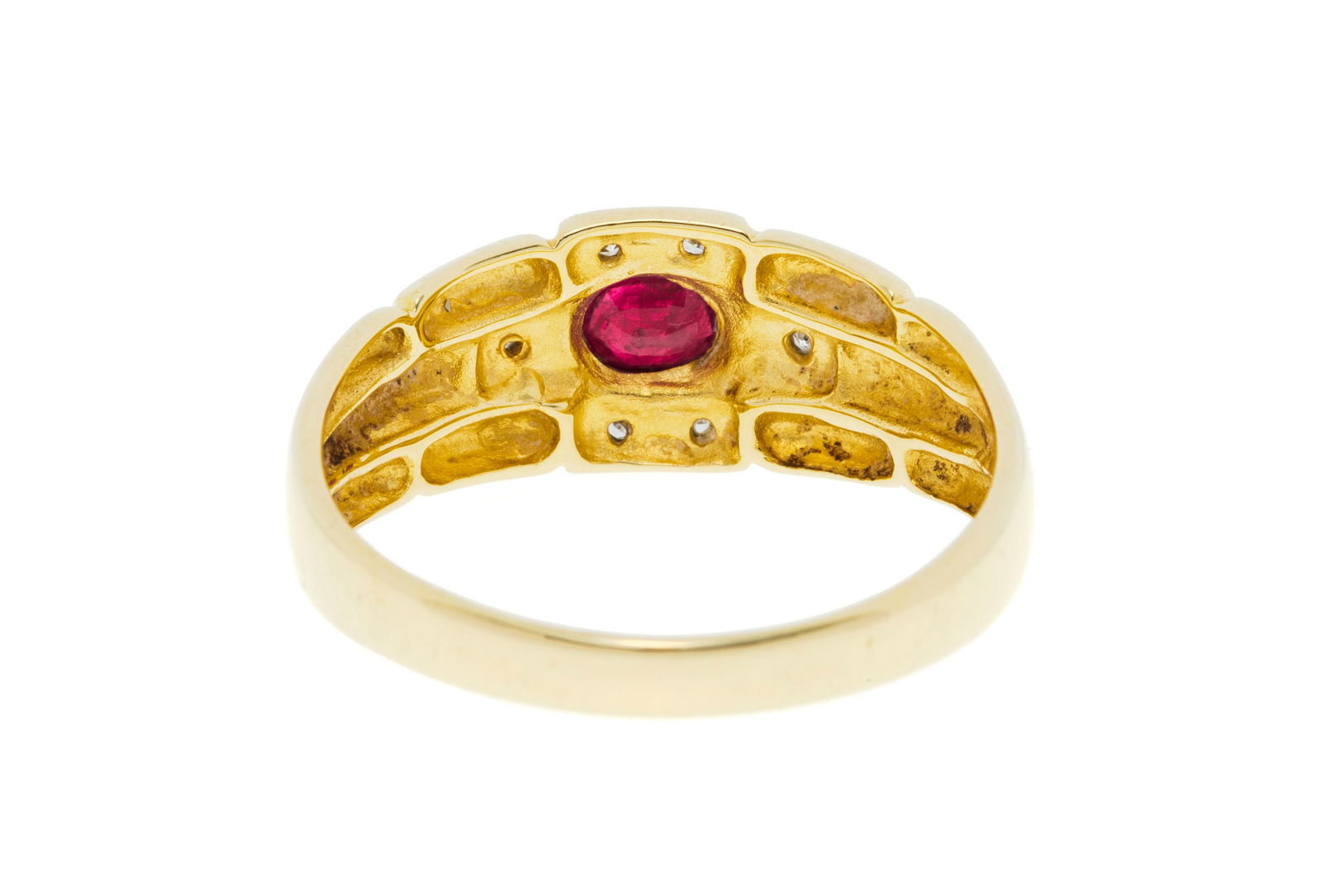 Bucherer, bague or 750 sertie d'un rubis ovale encadré de diamants taille brillant, signée - 3