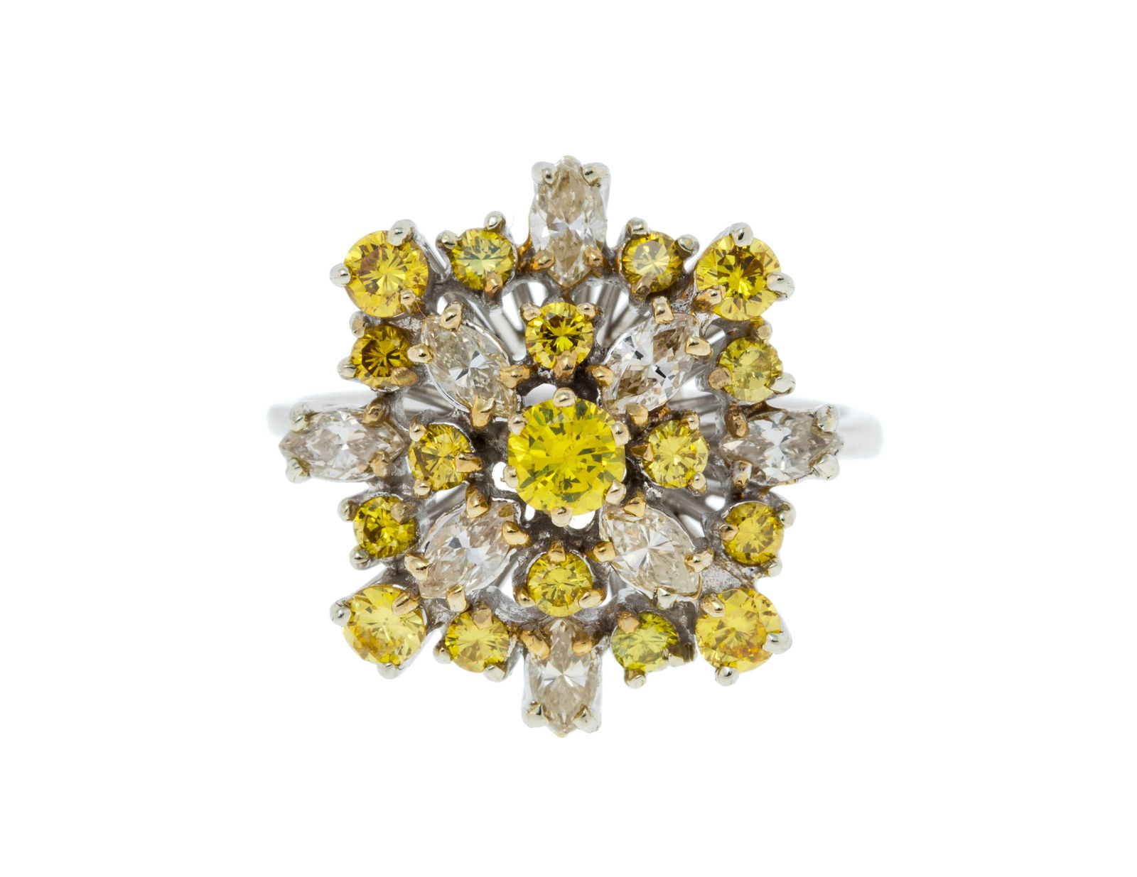 Bague ballerine or gris 750 sertie de diamants taille marquise alternés de diamants jaunes tail: Bague ballerine or gris 750 sertie de diamants taille marquise alternés de diamants jaunes taille brillant, doigt 53-13 ConditionBon état de conservation général Présence de