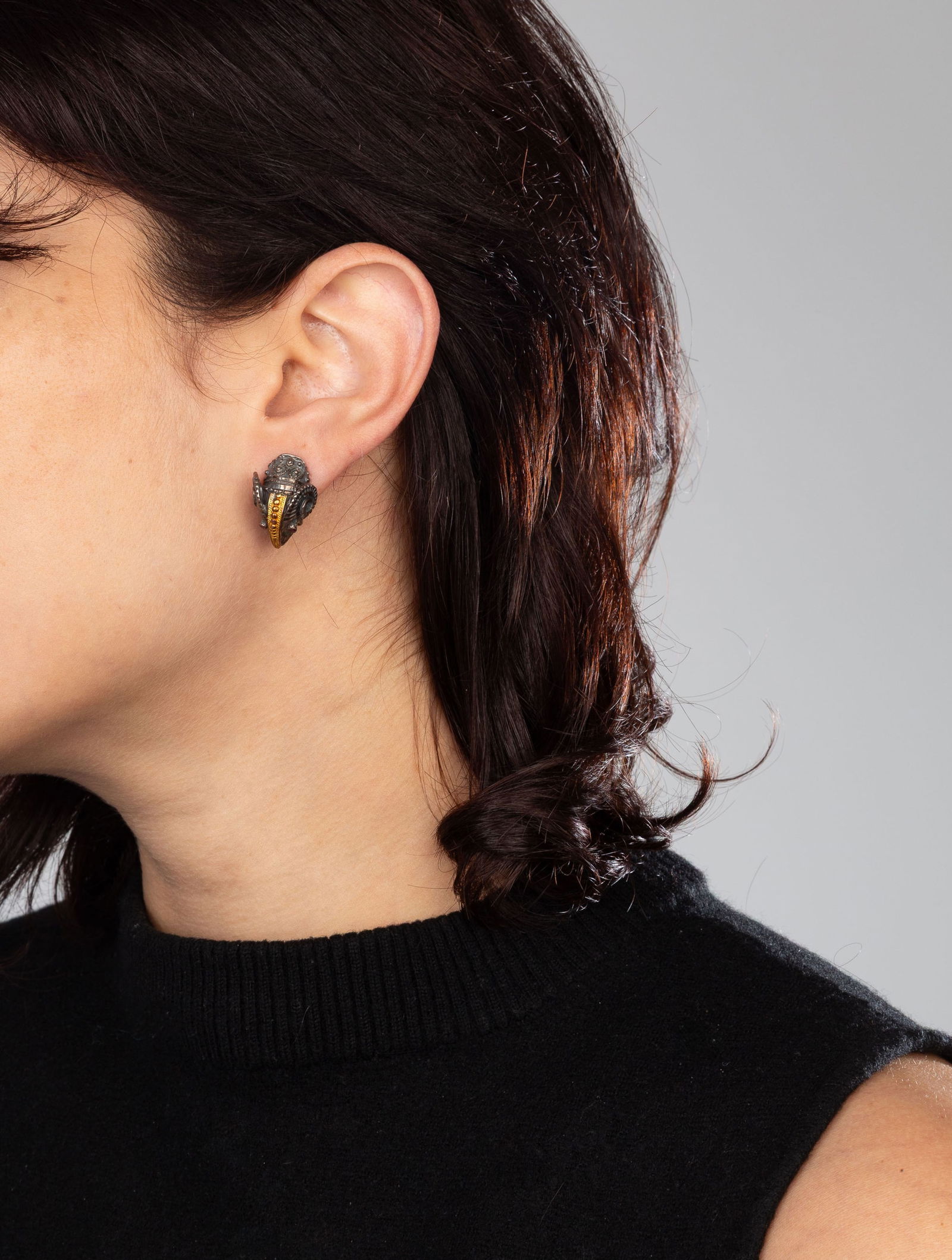 Maramenos&Pateras, paire de boucles d'oreilles béliers argent et or 750, les yeux sertis de rub - 4