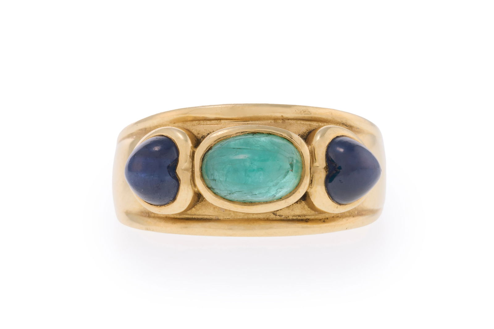 Bague or 750 sertie de cabochons de saphirs et d'émeraudes, doigt 57-17, 4g: Bague or 750 sertie de cabochons de saphirs et d'émeraudes, doigt 57-17, 4g Condition Etat bon à moyen. Présence de nombreuses rayures et micro rayures à l'or. Une petite cassure