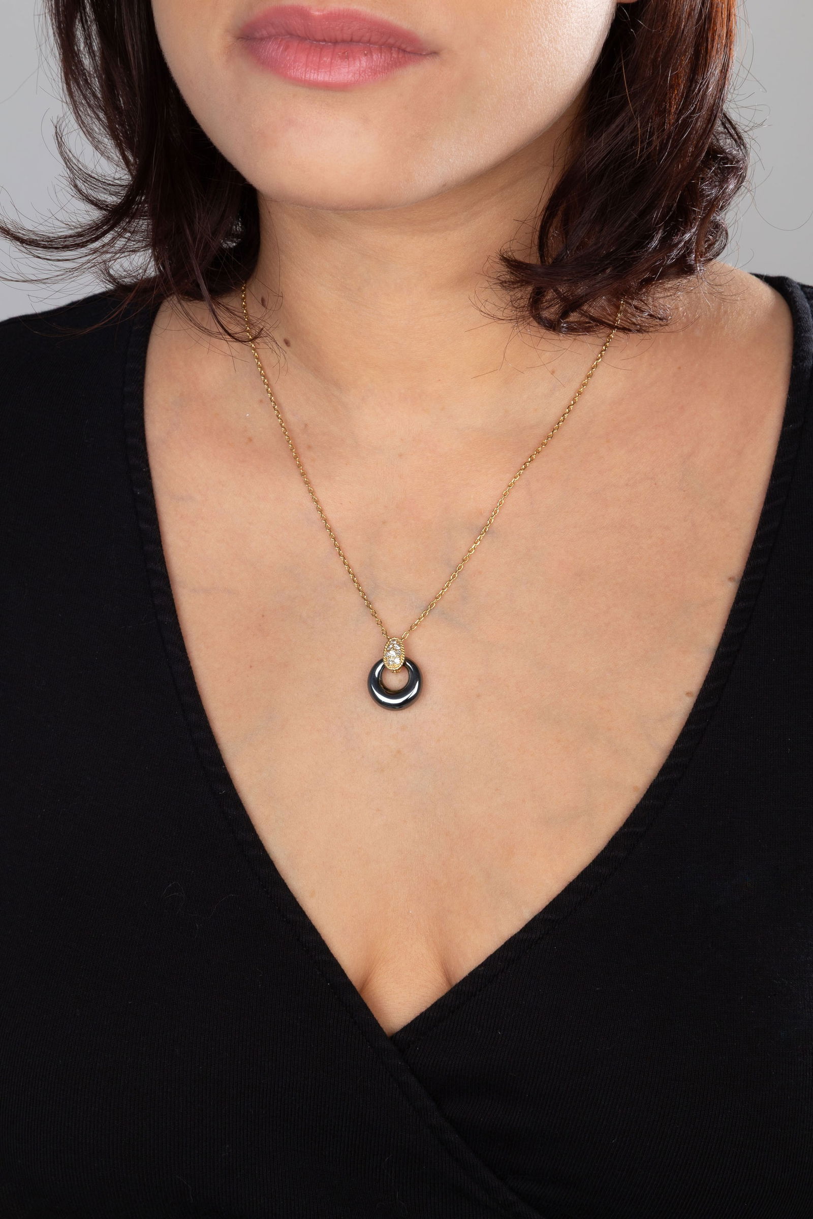 Van Cleef & Arpels, pendentif or 750 serti de diamants taille brillant et ses 6 anneaux interchangea - 5