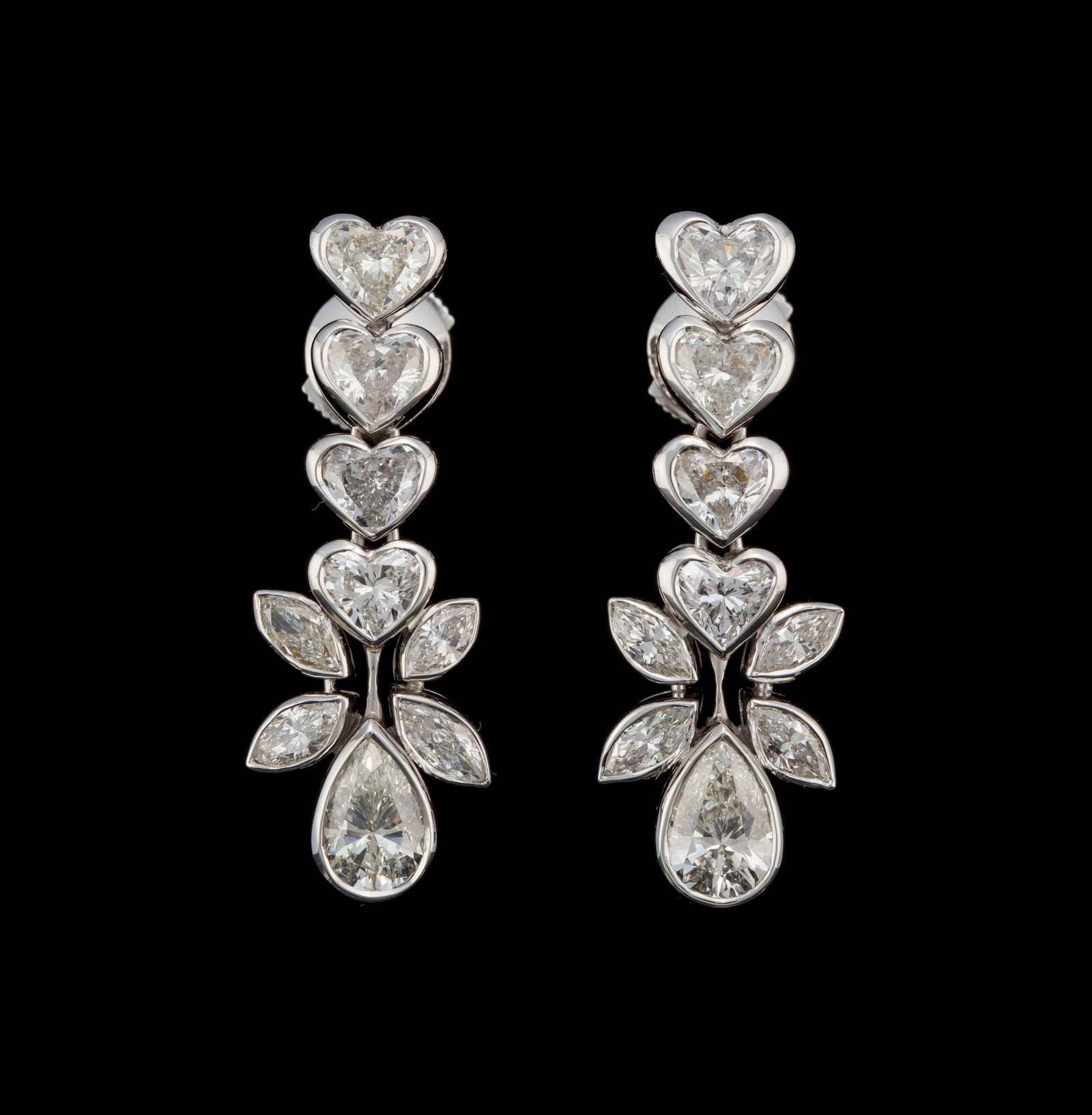 Paire de pendants d'oreilles or gris 750 sertis de diamants taille rose, marquise et poire (total en (1 of 4)