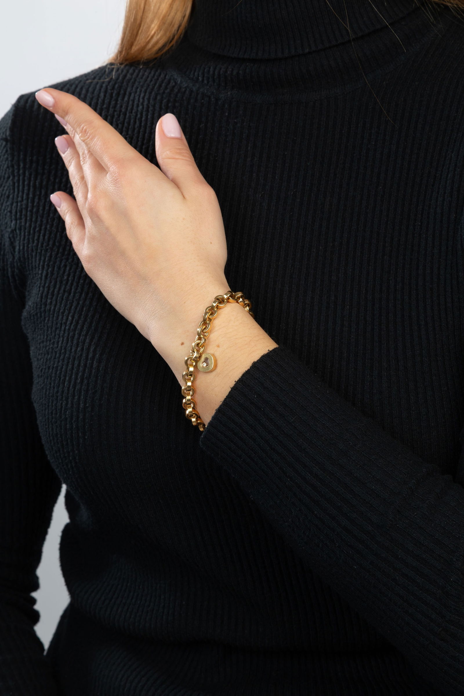 Chopard, Happy Diamonds, bracelet or 750 à maille forçat retenant un charm cœur reten - 4