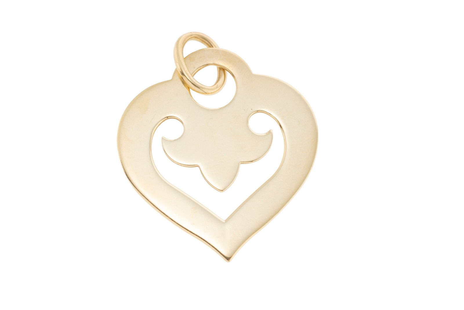 O.J. Perrin, pendentif cœur or 750 ajouré, signé, h. 4.5 cm, 10g: O.J. Perrin, pendentif cœur or 750 ajouré, signé, h. 4.5 cm, 10g 